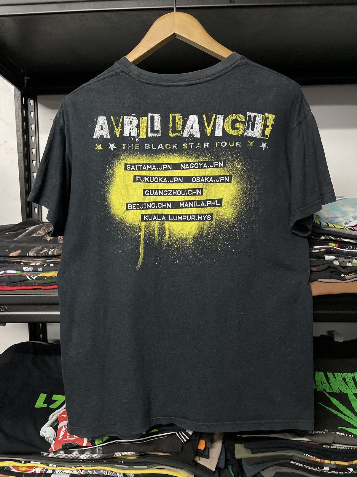 Band Tees Vintage Y2K Avril Lavigne Sun Faded Tees Size US L / EU 52-54 / 3 - 4 Thumbnail