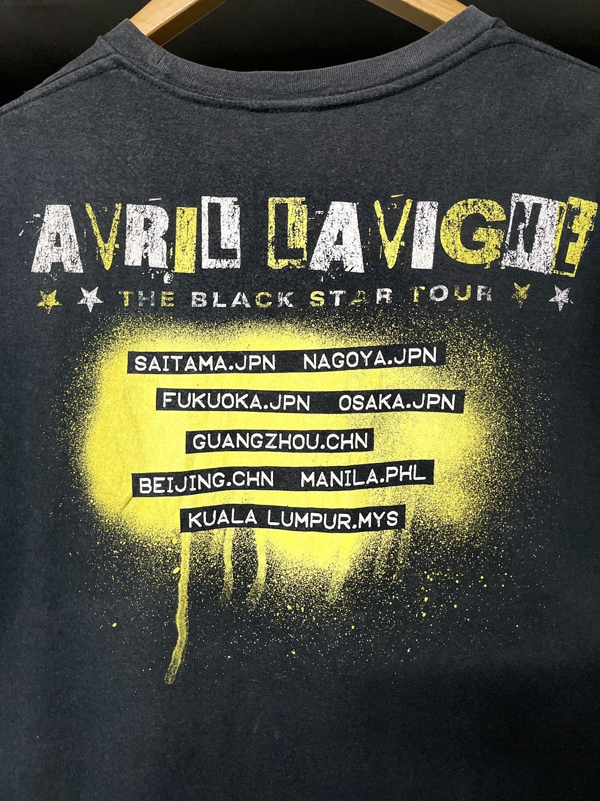 Band Tees Vintage Y2K Avril Lavigne Sun Faded Tees Size US L / EU 52-54 / 3 - 5 Thumbnail