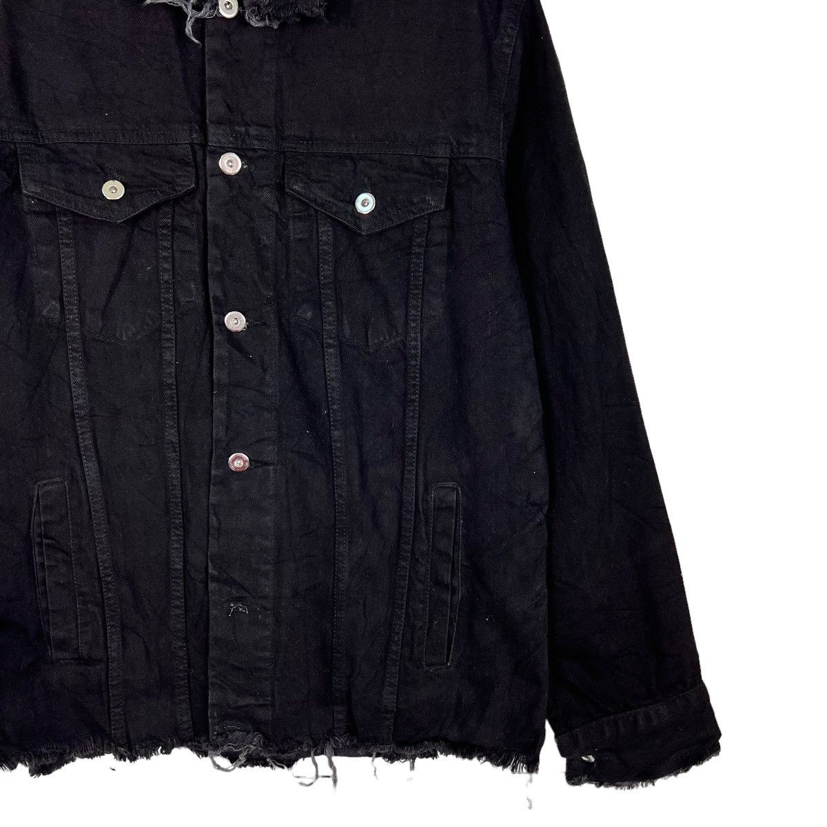 Japanese Brand FOREVER 21 MEN DENIM DISTRESSED TRUCKER JACKET Size US M / EU 48-50 / 2 - 4 Thumbnail