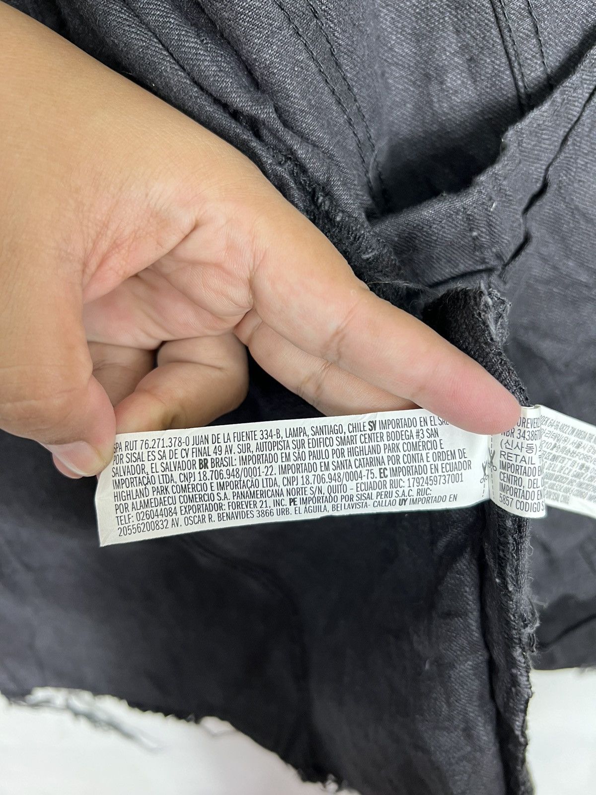 Japanese Brand FOREVER 21 MEN DENIM DISTRESSED TRUCKER JACKET Size US M / EU 48-50 / 2 - 12 Thumbnail