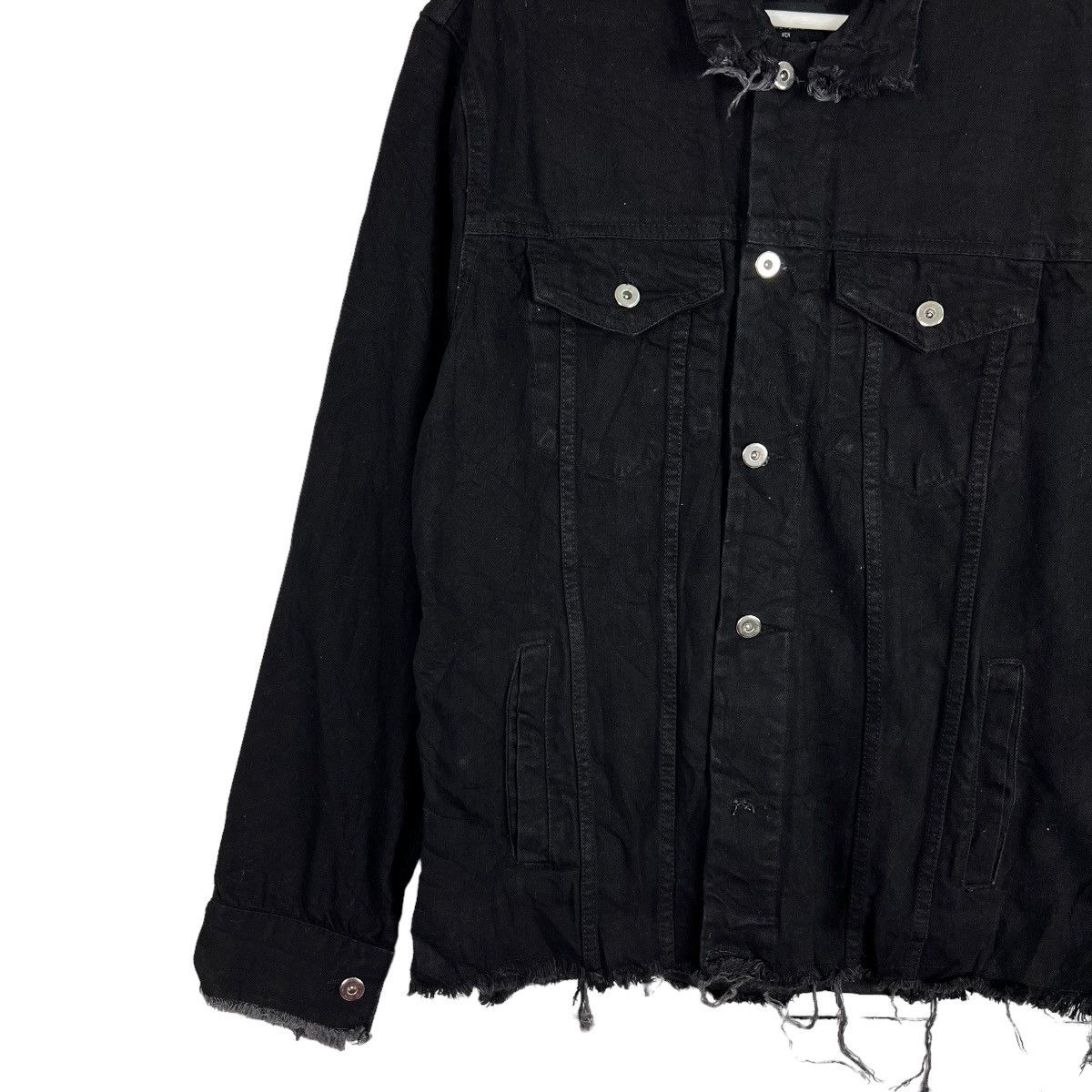 Japanese Brand FOREVER 21 MEN DENIM DISTRESSED TRUCKER JACKET Size US M / EU 48-50 / 2 - 2 Thumbnail