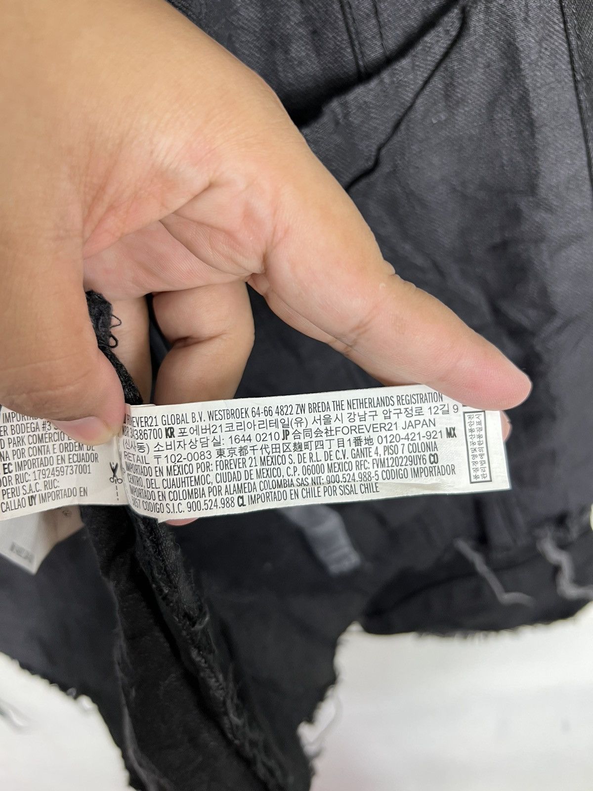 Japanese Brand FOREVER 21 MEN DENIM DISTRESSED TRUCKER JACKET Size US M / EU 48-50 / 2 - 13 Thumbnail