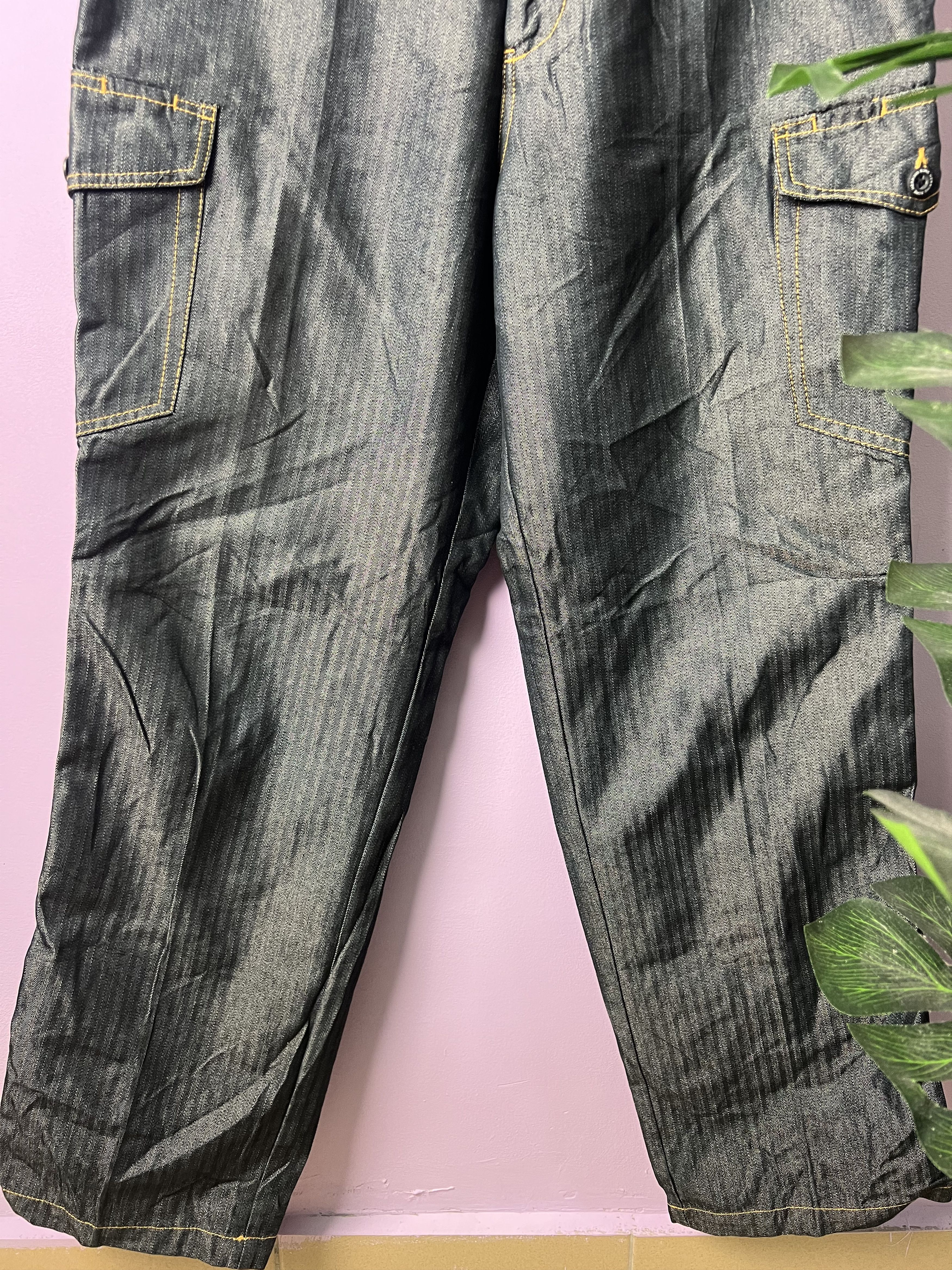 Japanese Brand 🔥Herringbone Denim Cargo Pants Size US 35 - 7 Thumbnail