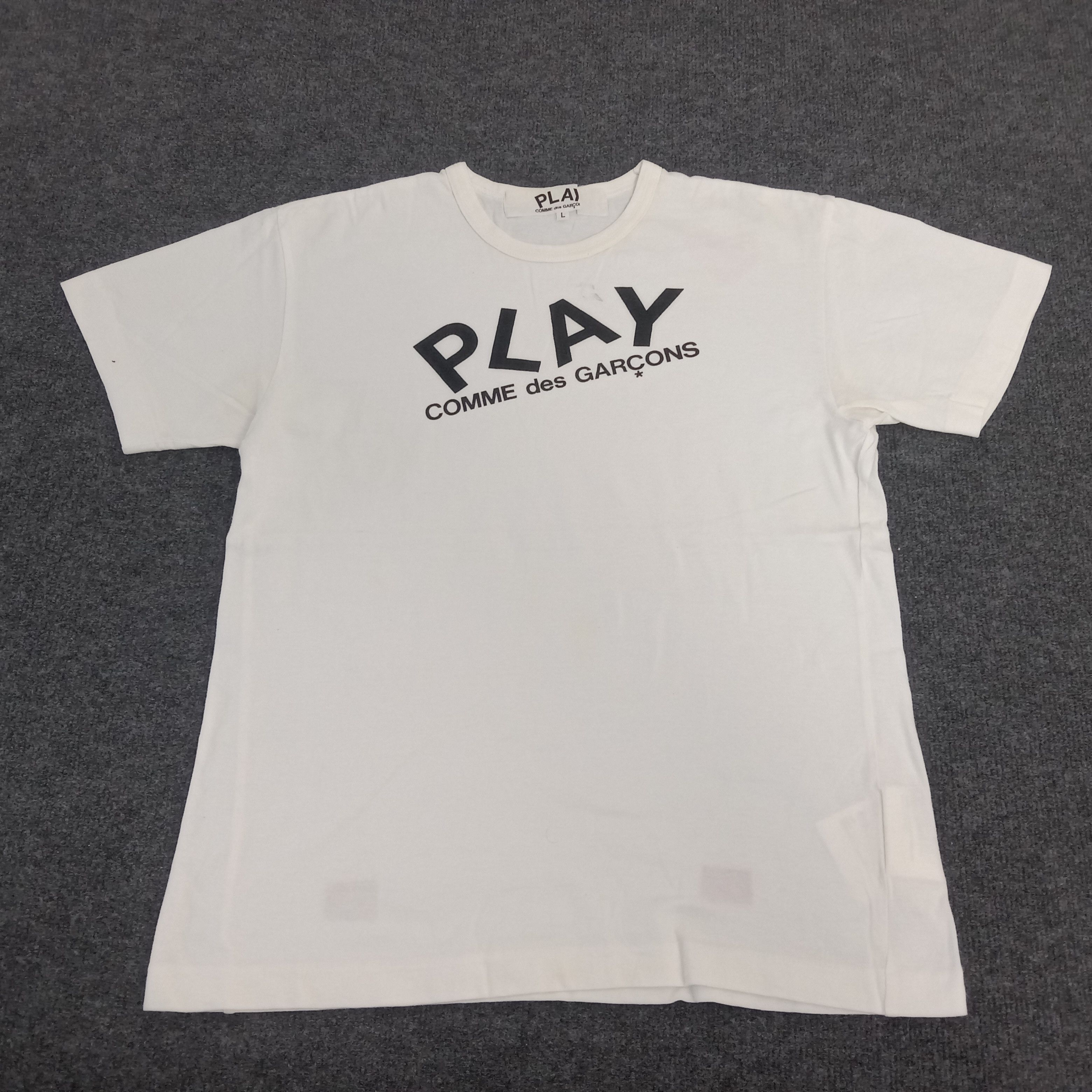 Comme des Garcons × Japanese Brand × Vintage Comme Des Garcons Play Japanese Brand Tshirt Size US M / EU 48-50 / 2 - 1 Thumbnail