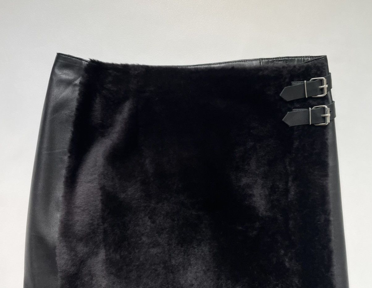 Miu Miu Early 2000’s Shearling Leather Skirt Size 26" / US 2 / IT 38 - 2 Thumbnail