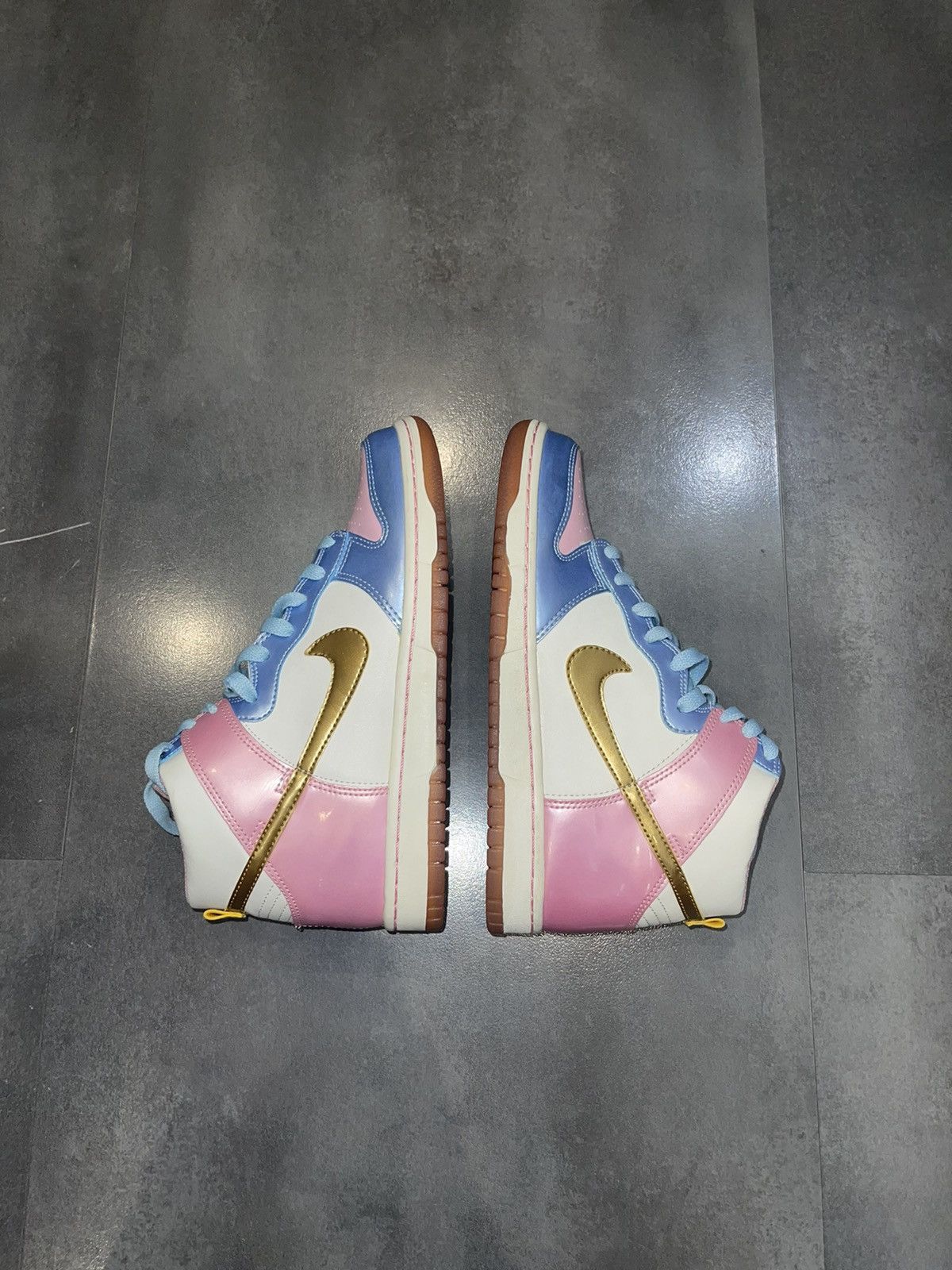 Nike SS09 Nike Dunk High GS Sail Pink Gold Blue Hi-Top Sneakers Size US 6 / IT 36 - 1 Thumbnail