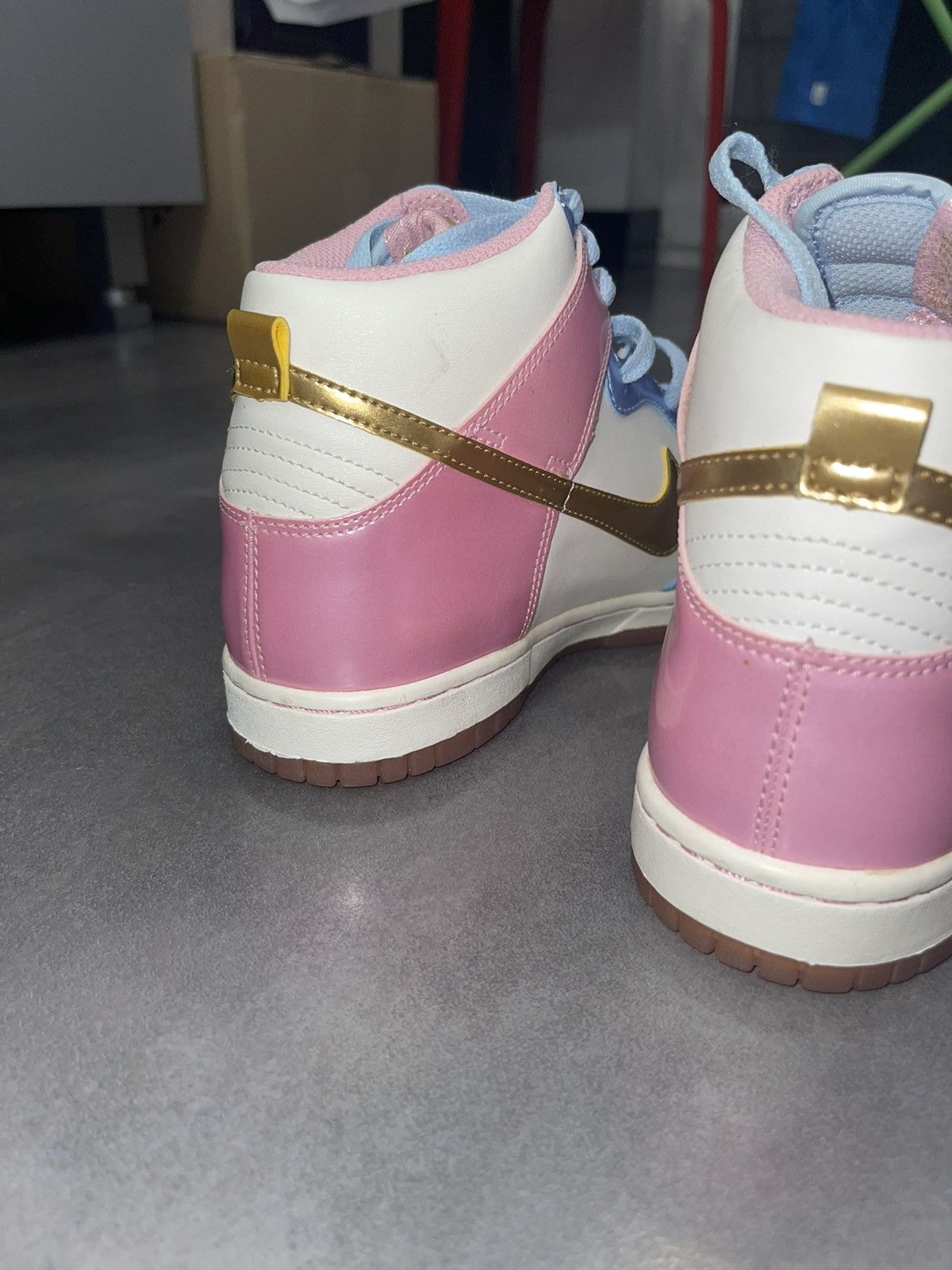 Nike SS09 Nike Dunk High GS Sail Pink Gold Blue Hi-Top Sneakers Size US 6 / IT 36 - 8 Thumbnail