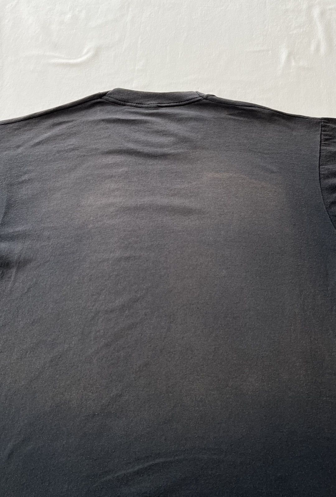 Vintage Vintage 90s Wolf Single Stitch Faded Black Tee Size US XL / EU 56 / 4 - 14 Thumbnail