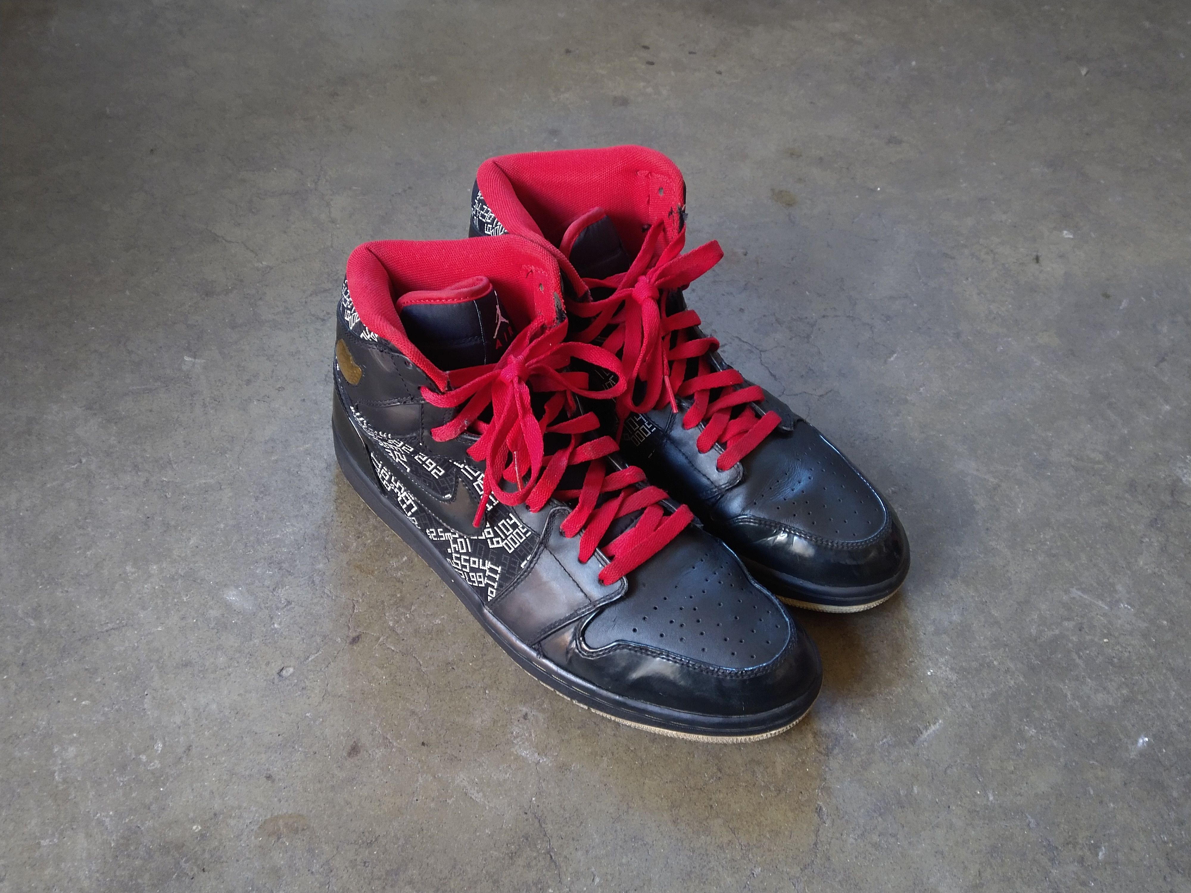 image of Jordan Nike Air Jordan 1 Retro Hall Of Fame 2009 371498-012 Shoes in Black/Red, Men's