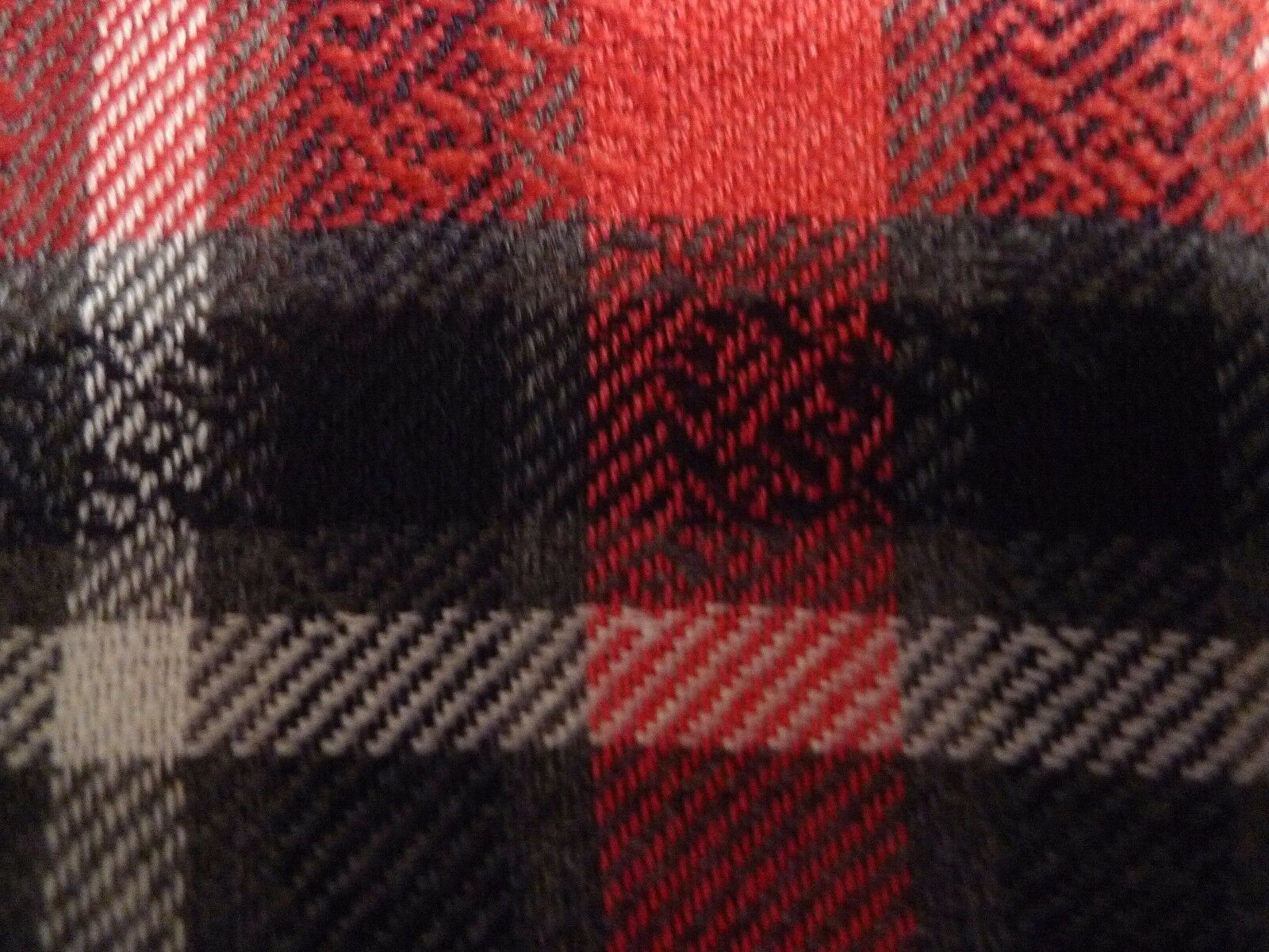 Gucci GUCCI OVERSIZE PLAID SQUARE WOOL/SILK SHAWL WRAP STOLE Size ONE SIZE - 2 Thumbnail
