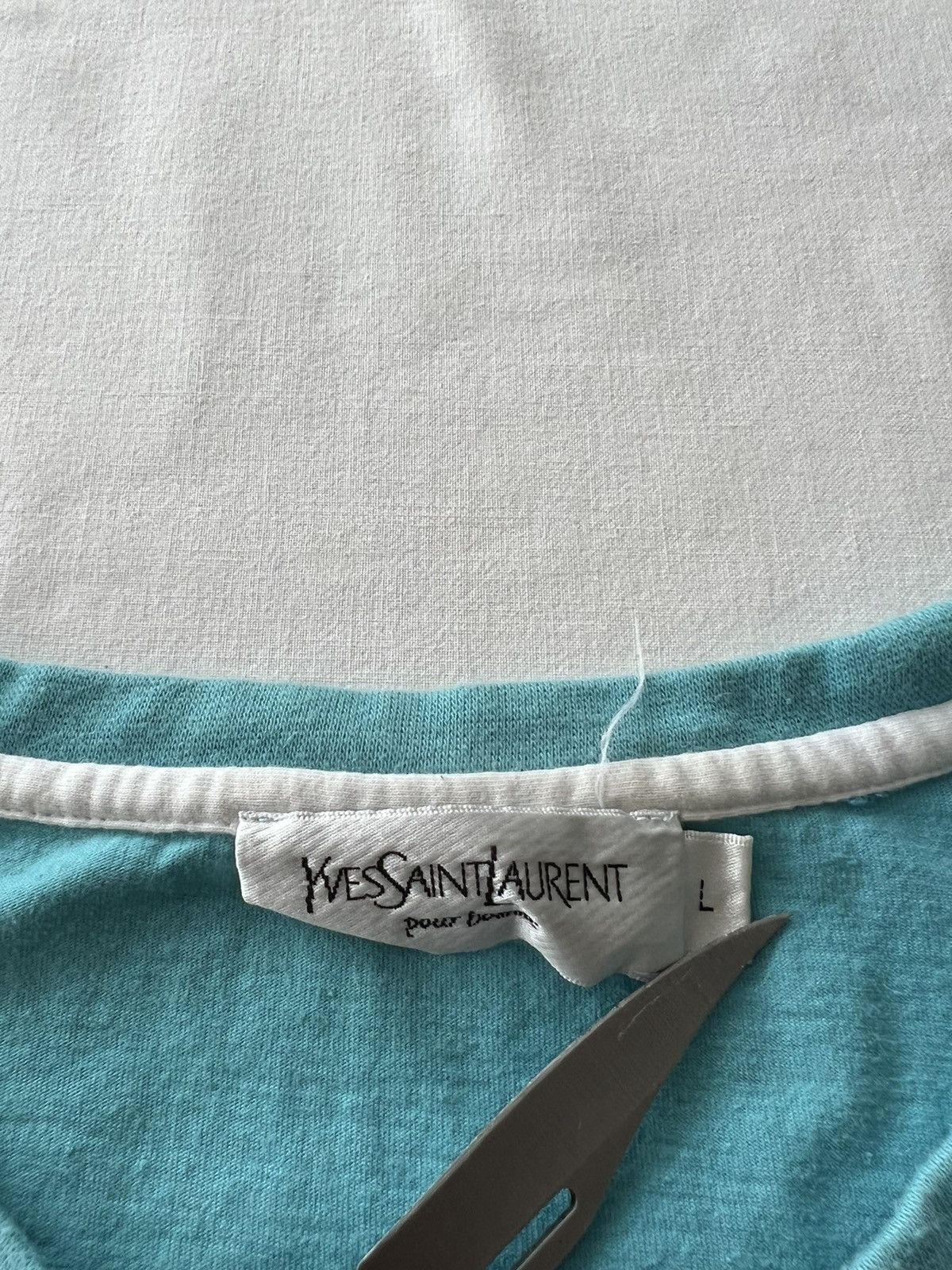 Vintage Vintage Yves Saint Laurent YVS Pour Homme Blue Tee Size US L / EU 52-54 / 3 - 9 Thumbnail