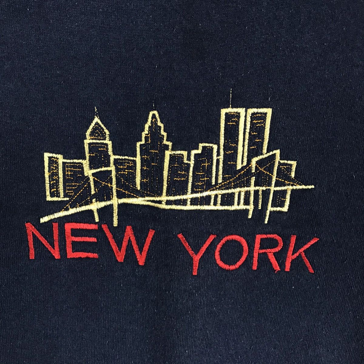 Fruit Of The Loom × Vintage Vintage 90s New York Spell Out Embroidery Sweatshirt Size US L / EU 52-54 / 3 - 3 Thumbnail