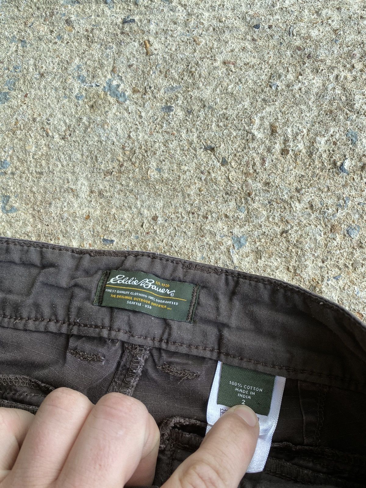 Eddie Bauer × Vintage Vintage Y2K Eddie Bauer Brown Cargo Pants Size 28" / US 6 / IT 42 - 4 Thumbnail