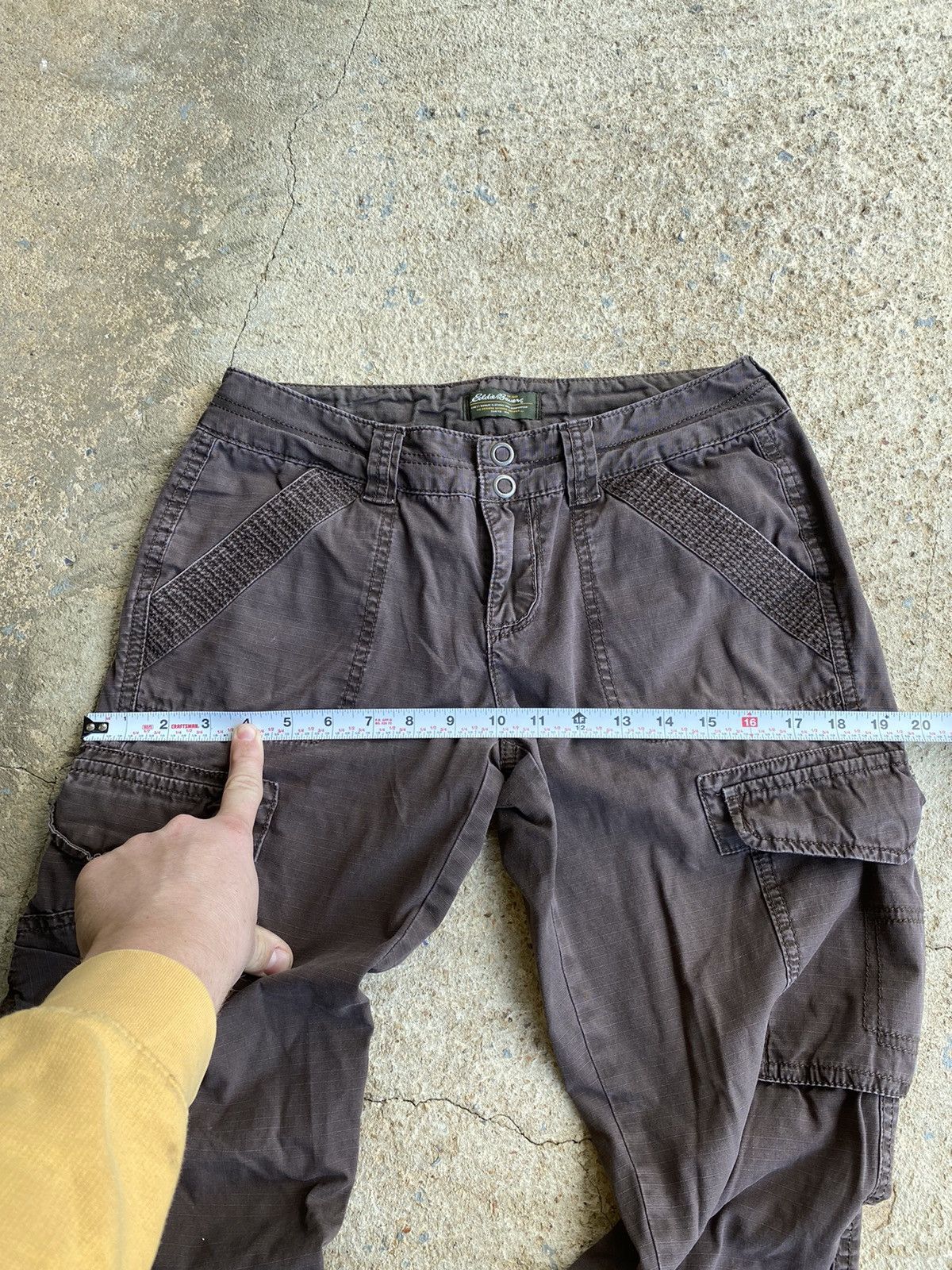 Eddie Bauer × Vintage Vintage Y2K Eddie Bauer Brown Cargo Pants Size 28" / US 6 / IT 42 - 8 Thumbnail