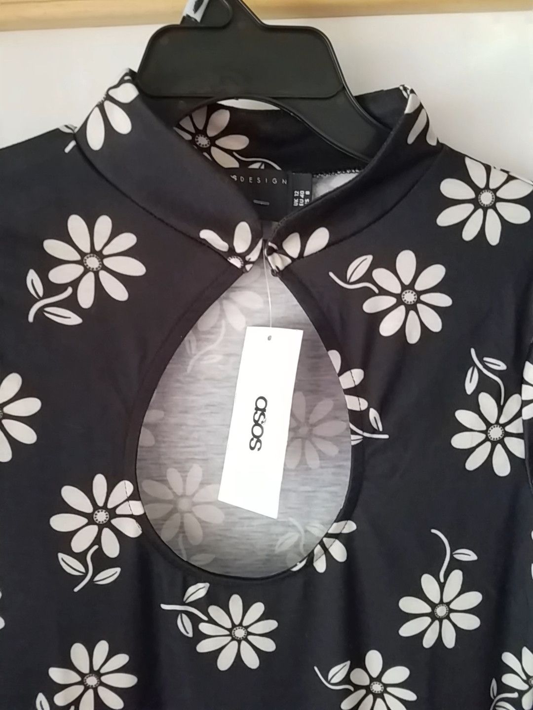 Asos ASOS Design Daisy Floral Bodycon Keyhole Mini Dress Size M / US 6-8 / IT 42-44 - 6 Thumbnail