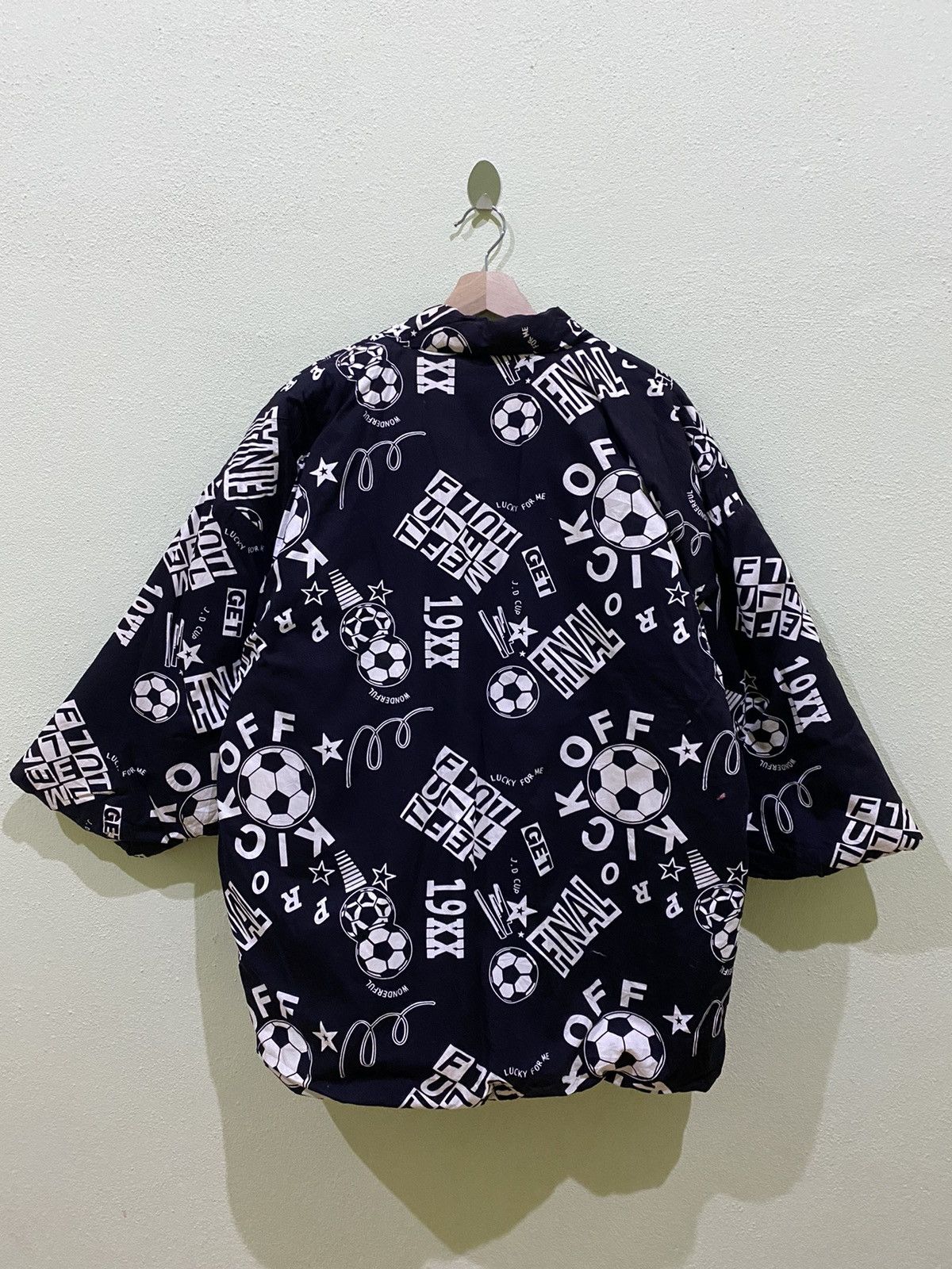 Japanese Brand × Komono ELLE CHANTE SOCCER PRINT JAPANESE KIMONO JACKET Size US M / EU 48-50 / 2 - 2 Thumbnail