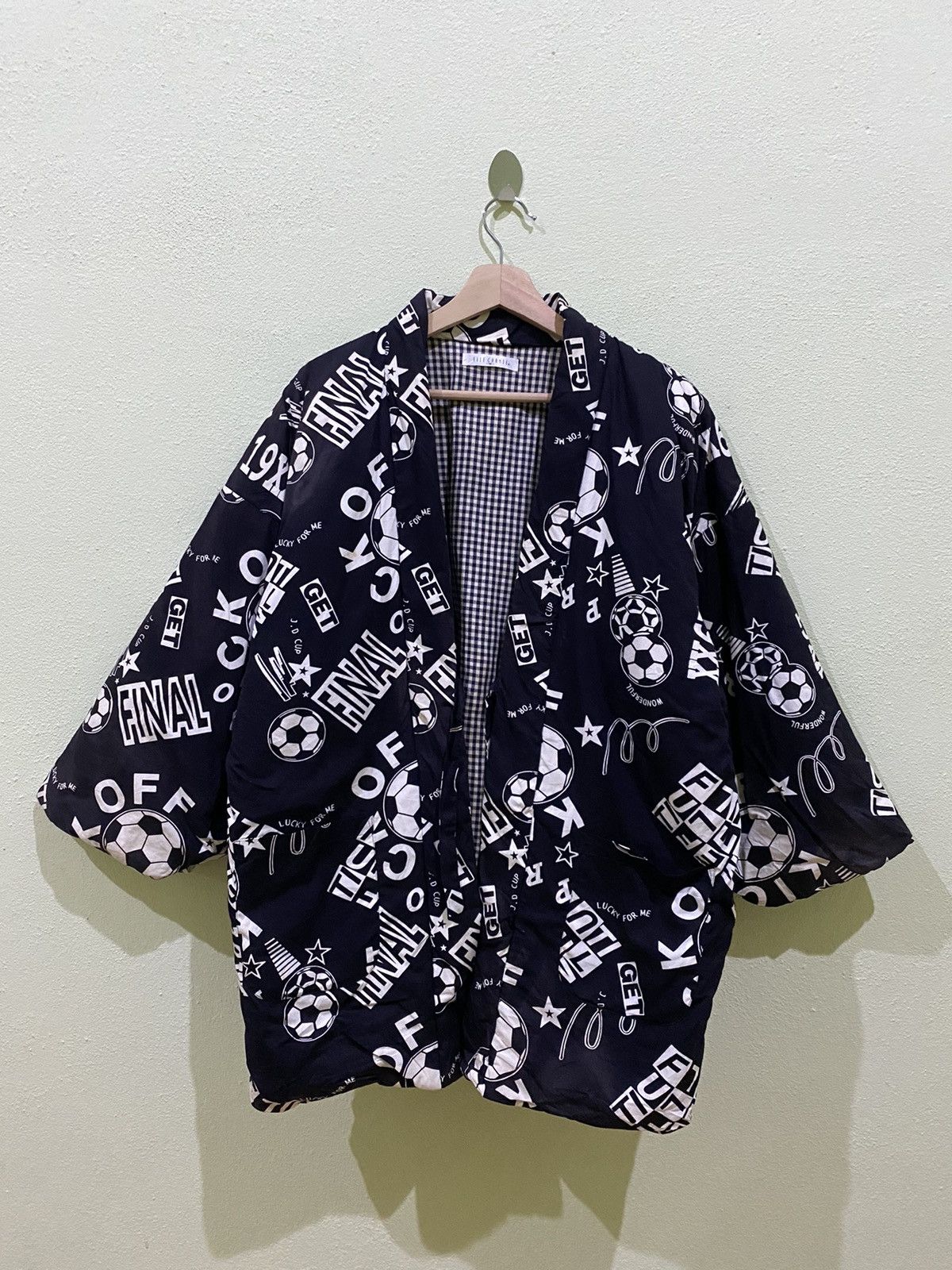 Japanese Brand × Komono ELLE CHANTE SOCCER PRINT JAPANESE KIMONO JACKET Size US M / EU 48-50 / 2 - 3 Thumbnail