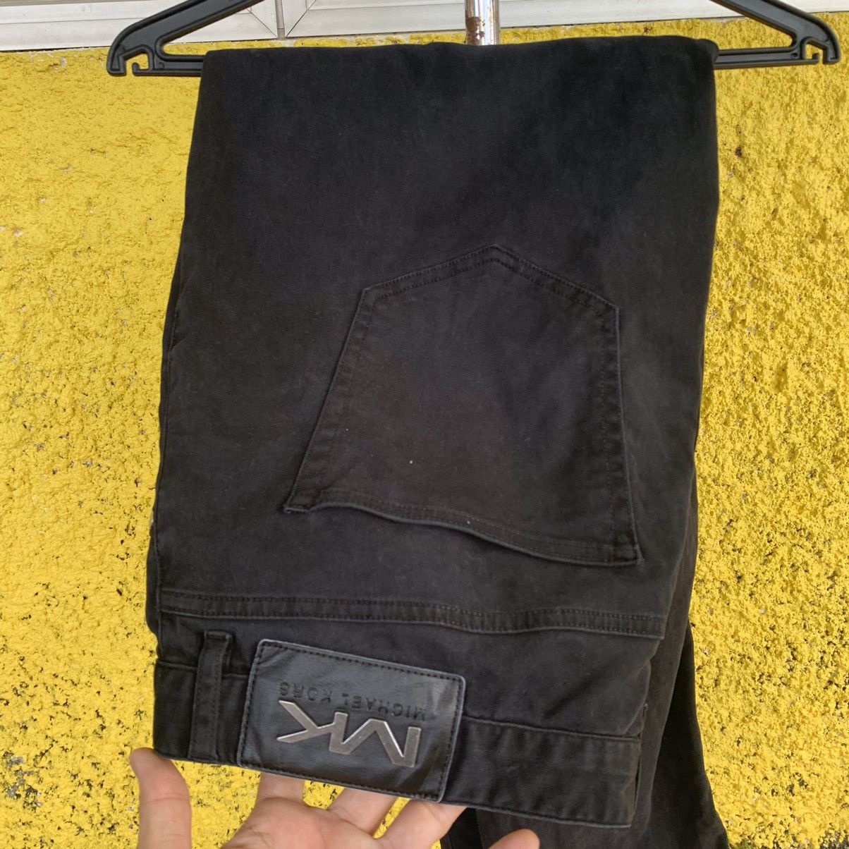image of Michael Kors Casual Pants Tailored Fit in Black, Men's (Size 34)