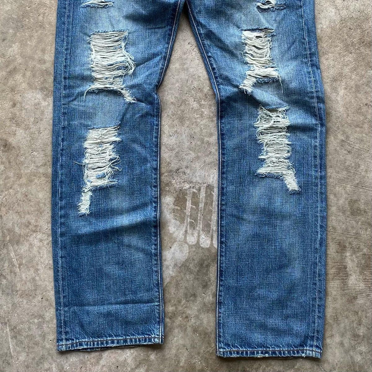 Levi's Vintage Levi’s 501 Distressed Jeans – Classic Size US 31 - 8 Thumbnail