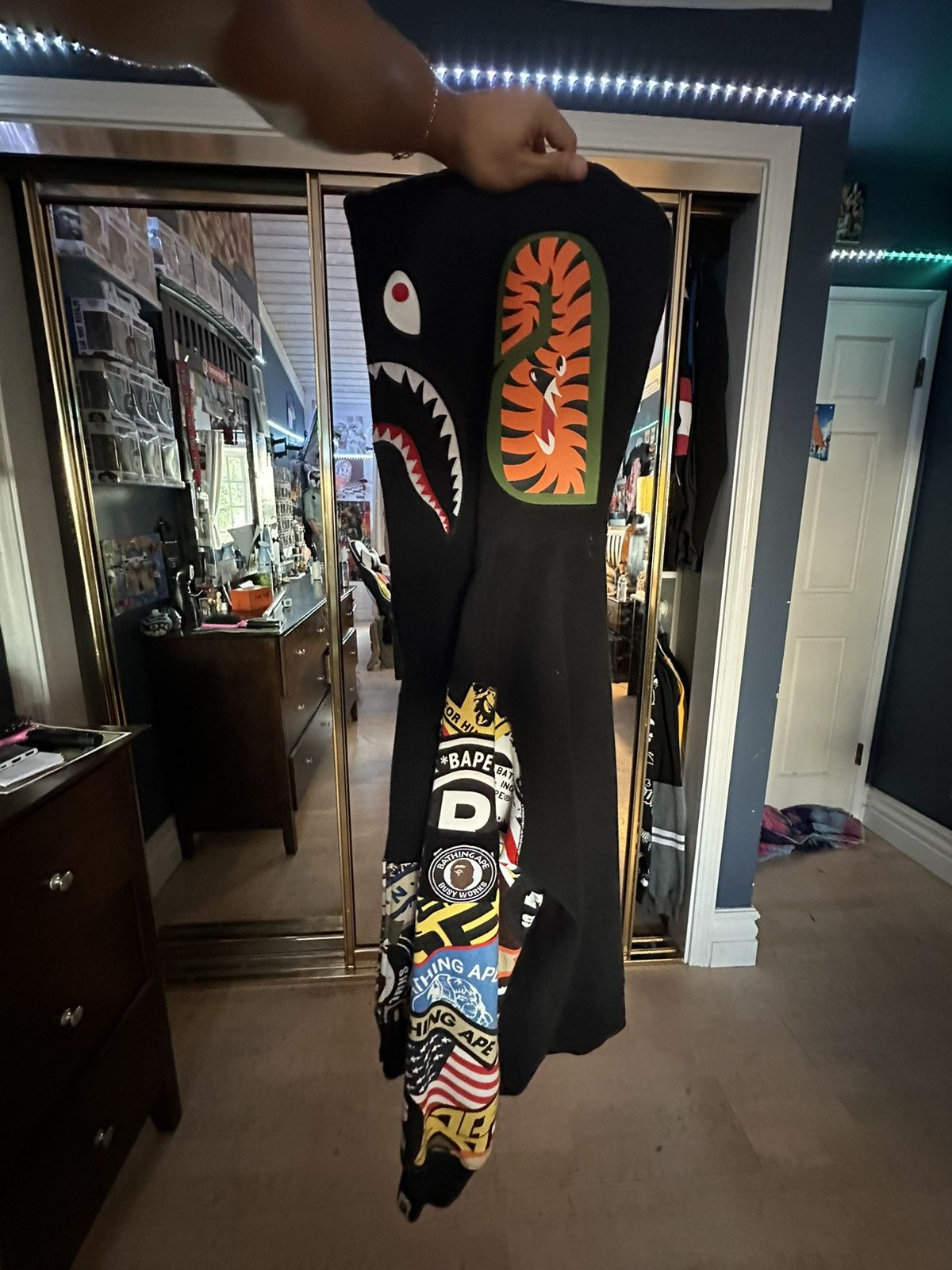 Bape Patched Shark Full Zip Hoodie Size US L / EU 52-54 / 3 - 12 Thumbnail