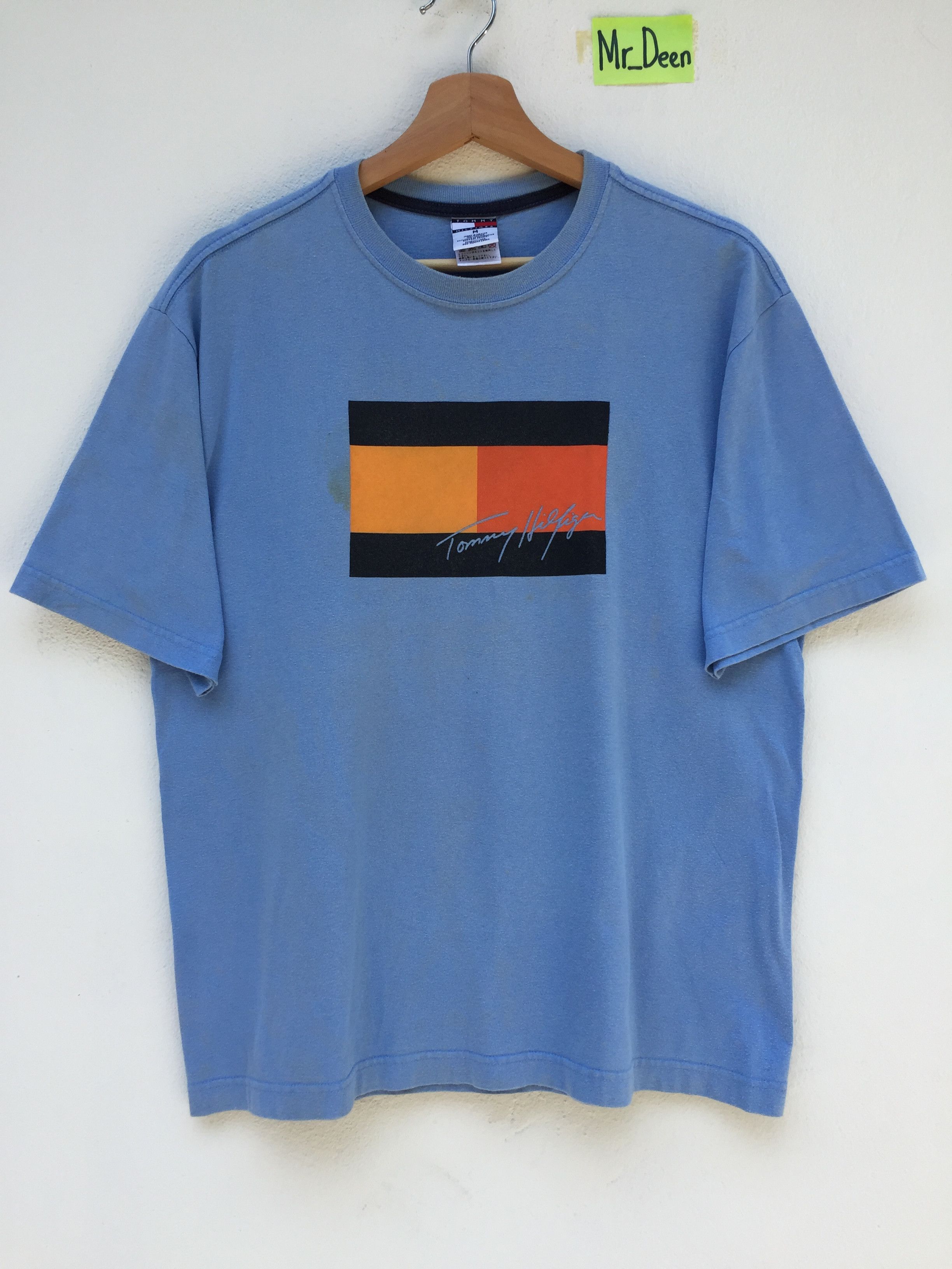 Tommy Hilfiger Vintage 90s Tommy Hilfiger big flag script t shirt Size US M / EU 48-50 / 2 - 1 Thumbnail