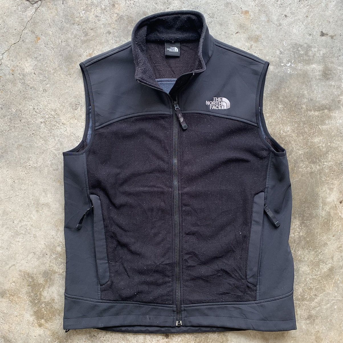 The North Face The North Face top tank sleeveless zipper jacket Size US M / EU 48-50 / 2 - 1 Thumbnail