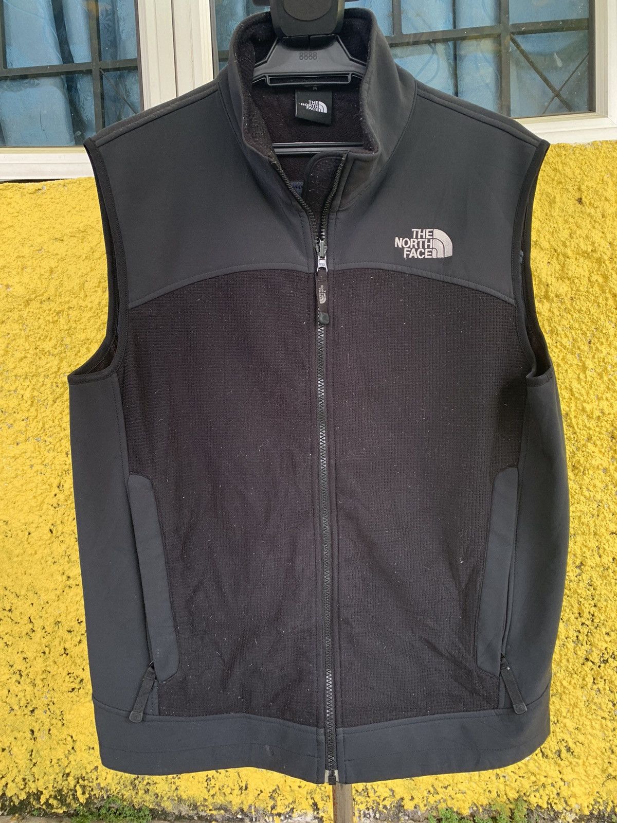 The North Face The North Face top tank sleeveless zipper jacket Size US M / EU 48-50 / 2 - 10 Thumbnail