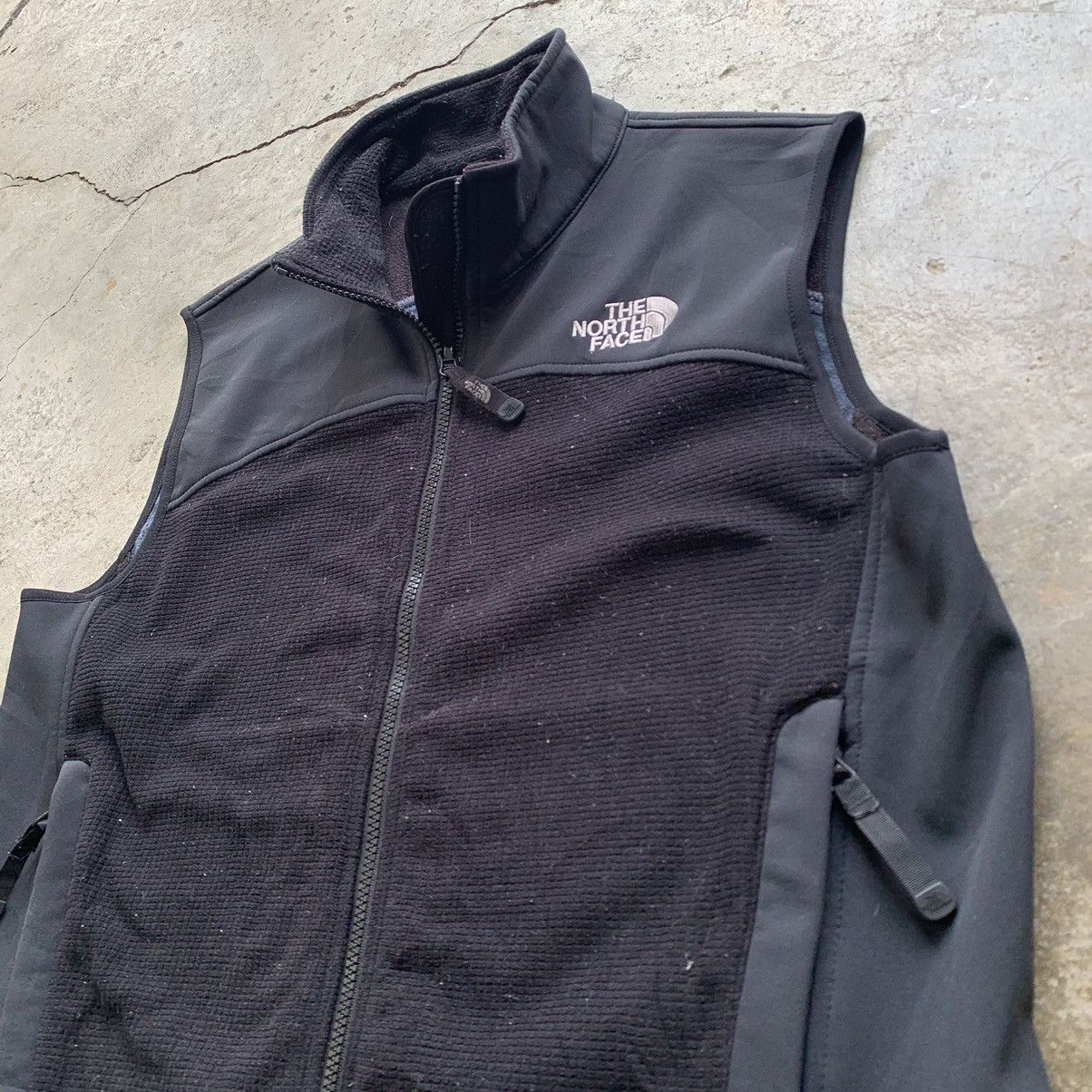 The North Face The North Face top tank sleeveless zipper jacket Size US M / EU 48-50 / 2 - 12 Thumbnail