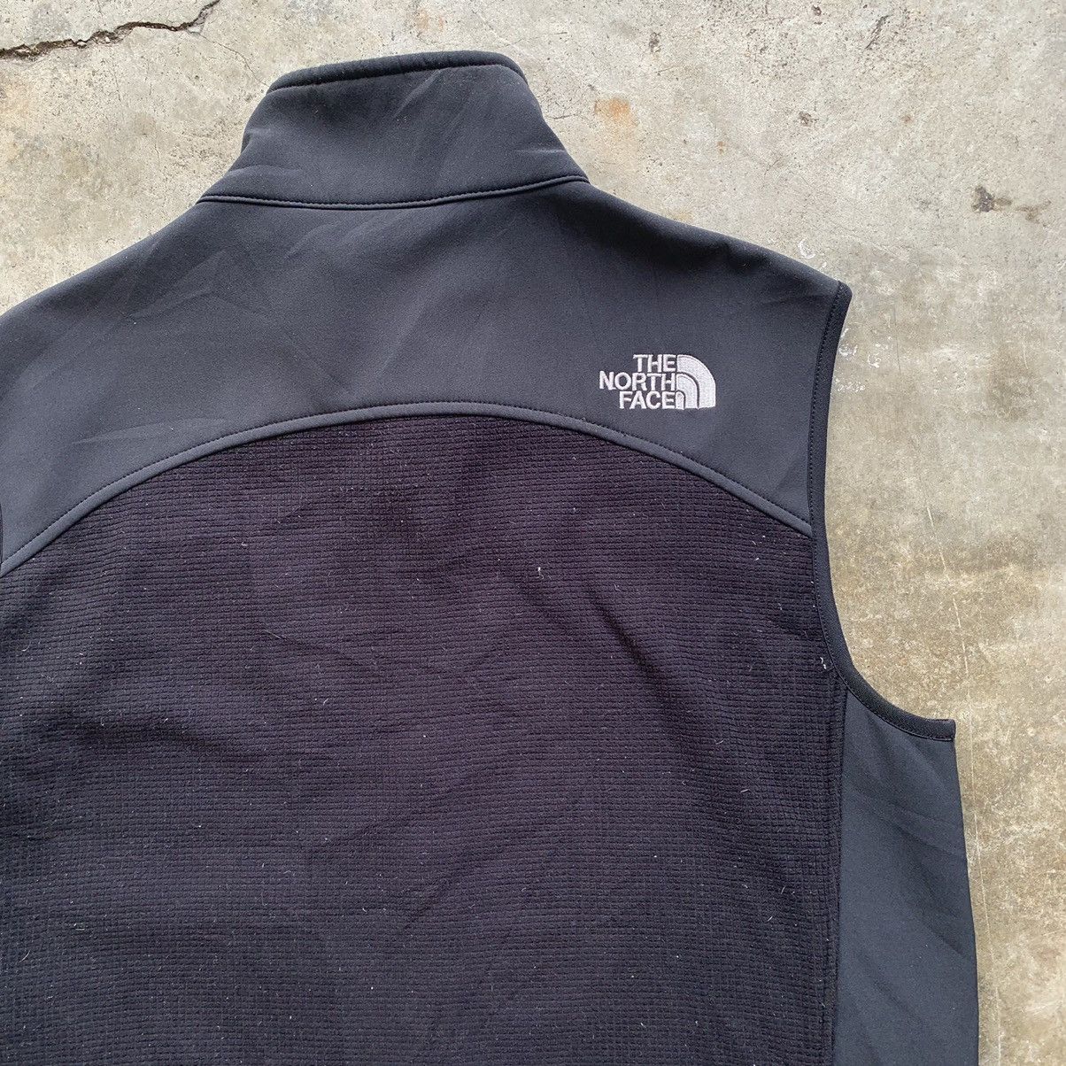 The North Face The North Face top tank sleeveless zipper jacket Size US M / EU 48-50 / 2 - 4 Thumbnail