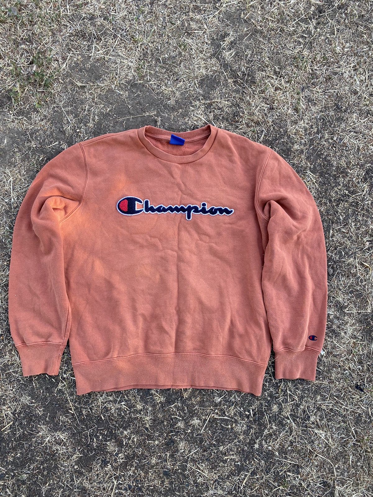 Champion Vintage y2k Champion sweatshirt sun faded big logo size L Size US L / EU 52-54 / 3 - 1 Thumbnail