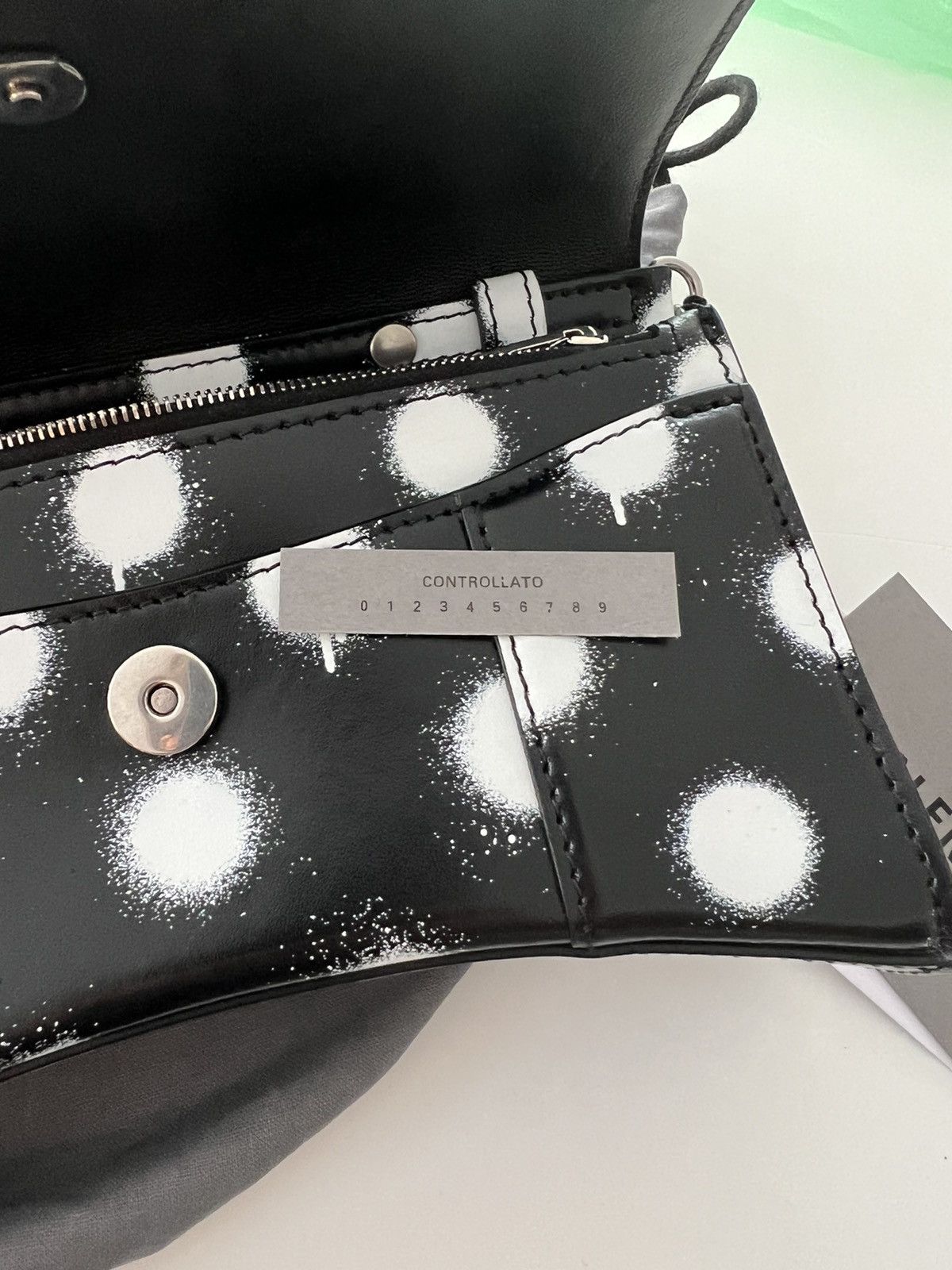Balenciaga Balenciaga Hourglass Polka Dot Wallet on Chain Bag Size ONE SIZE - 9 Thumbnail