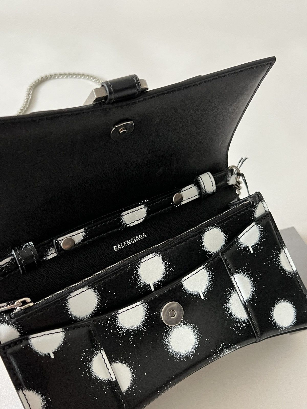 Balenciaga Balenciaga Hourglass Polka Dot Wallet on Chain Bag Size ONE SIZE - 6 Thumbnail