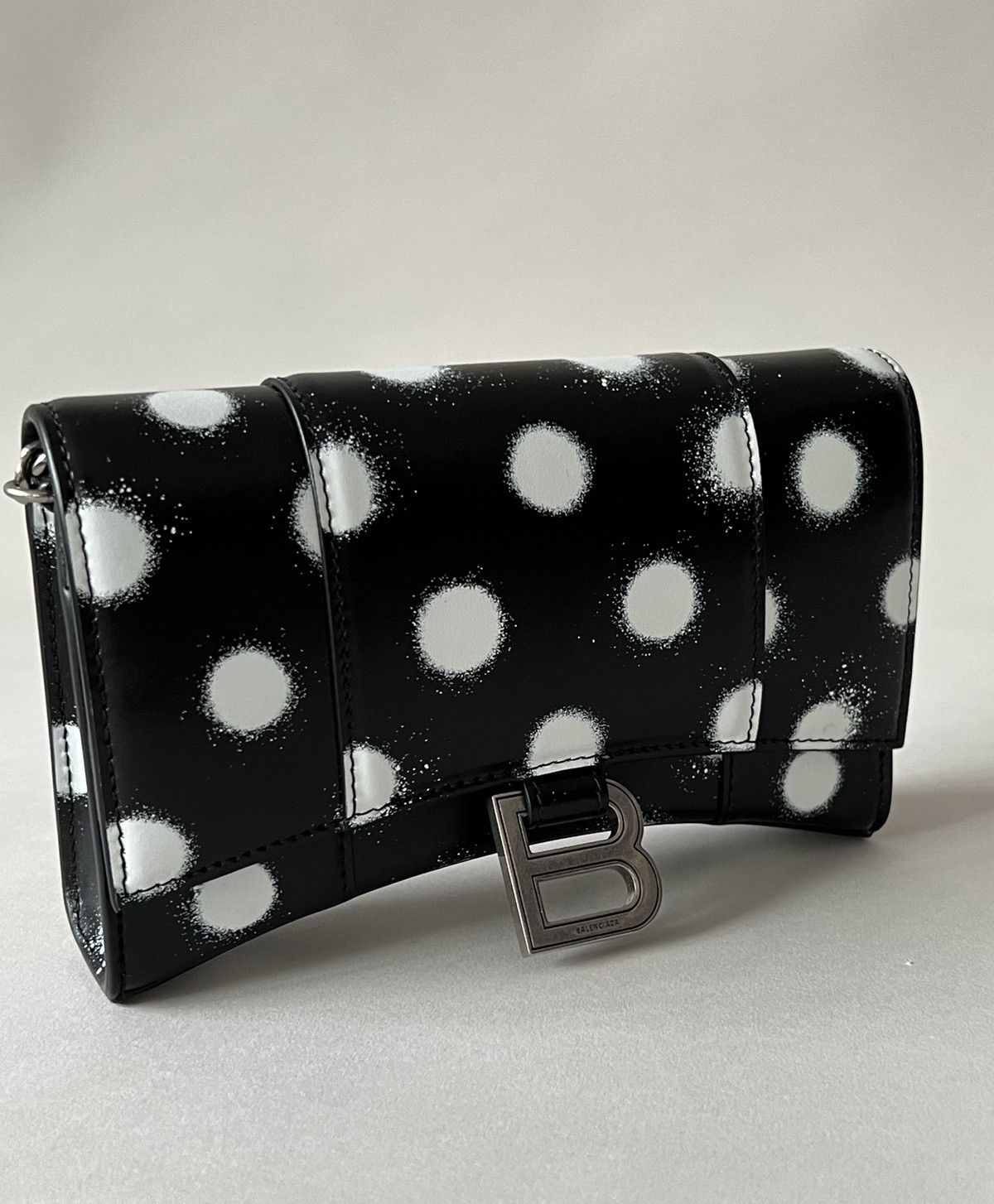 Balenciaga Balenciaga Hourglass Polka Dot Wallet on Chain Bag Size ONE SIZE - 3 Thumbnail