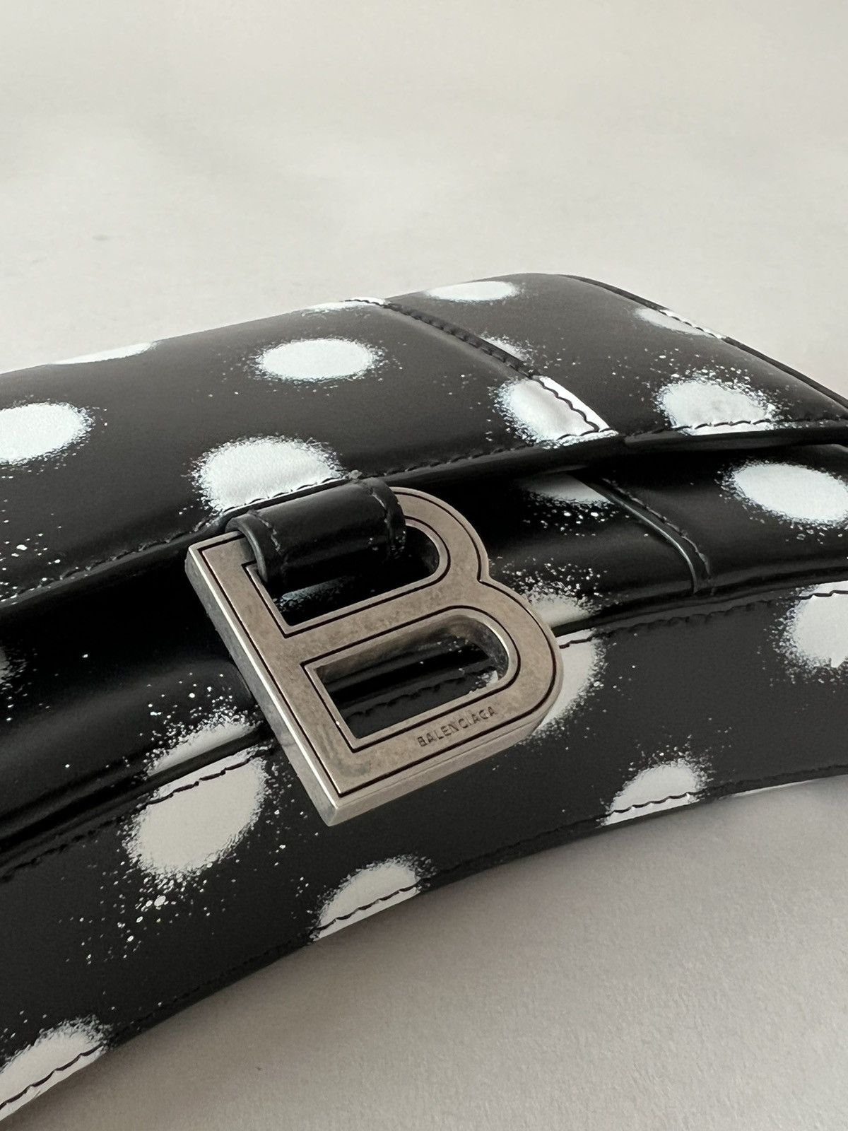 Balenciaga Balenciaga Hourglass Polka Dot Wallet on Chain Bag Size ONE SIZE - 5 Thumbnail