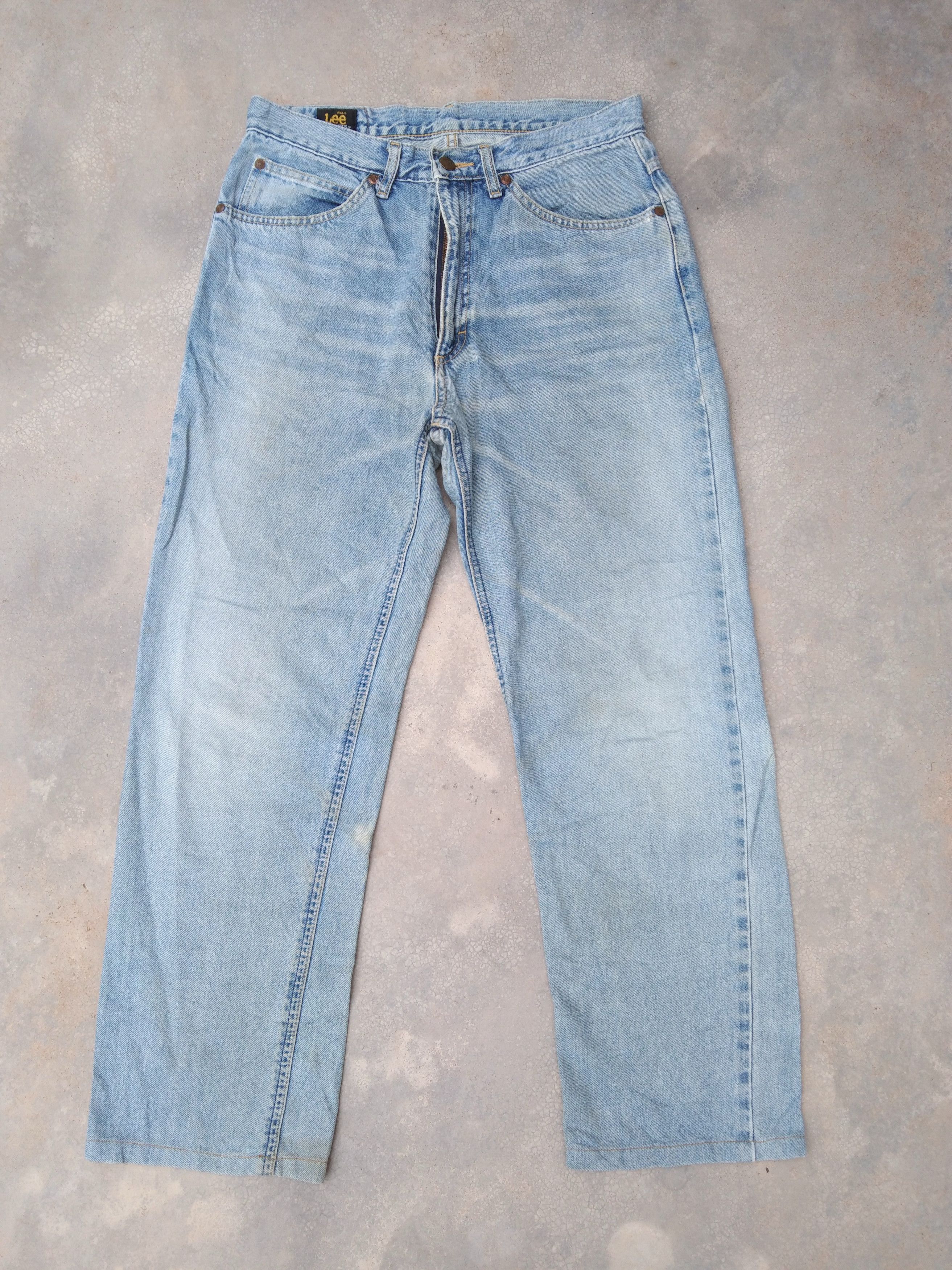 image of 90's Vintage Lee Riders Light Wash Distressed Jeans 30X28 in Blue, Men's