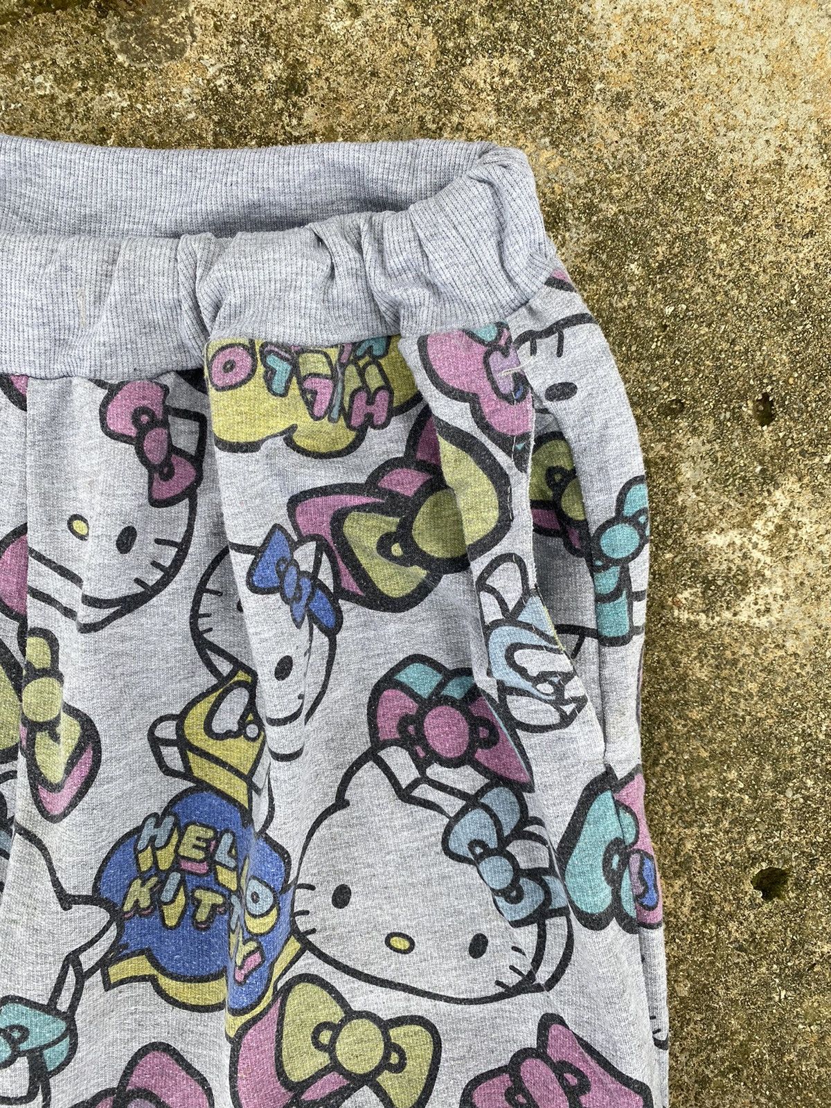 Cartoon Network Hello Kitty harem pants Size US 28 / EU 44 - 3 Thumbnail