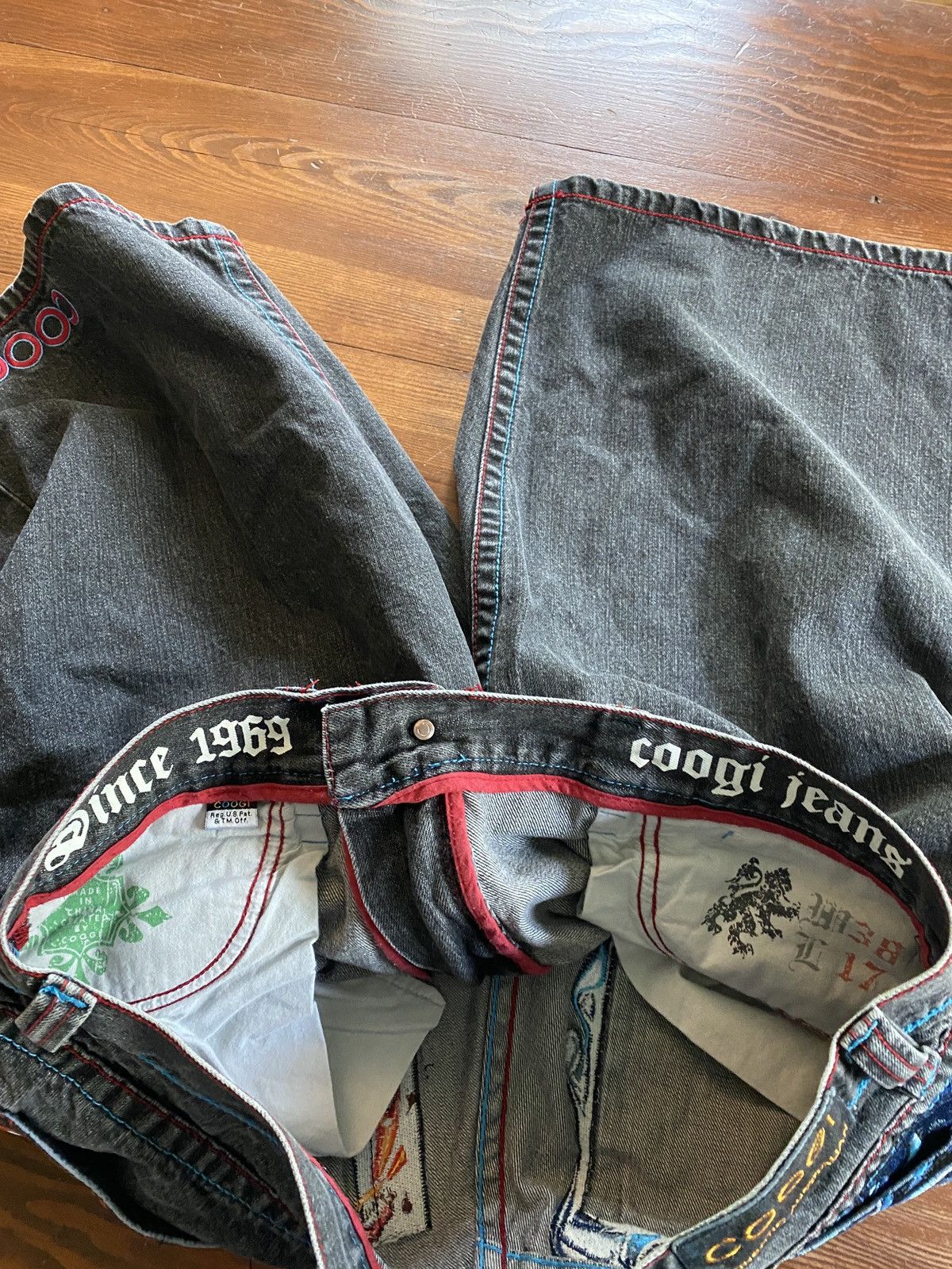 Coogi Vintage Y2K’s Coogi Tribal Embroidery Long Wide Jean Shorts Size US 37 - 11 Thumbnail