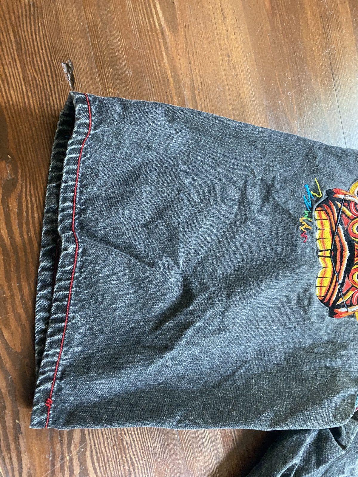 Coogi Vintage Y2K’s Coogi Tribal Embroidery Long Wide Jean Shorts Size US 37 - 25 Thumbnail