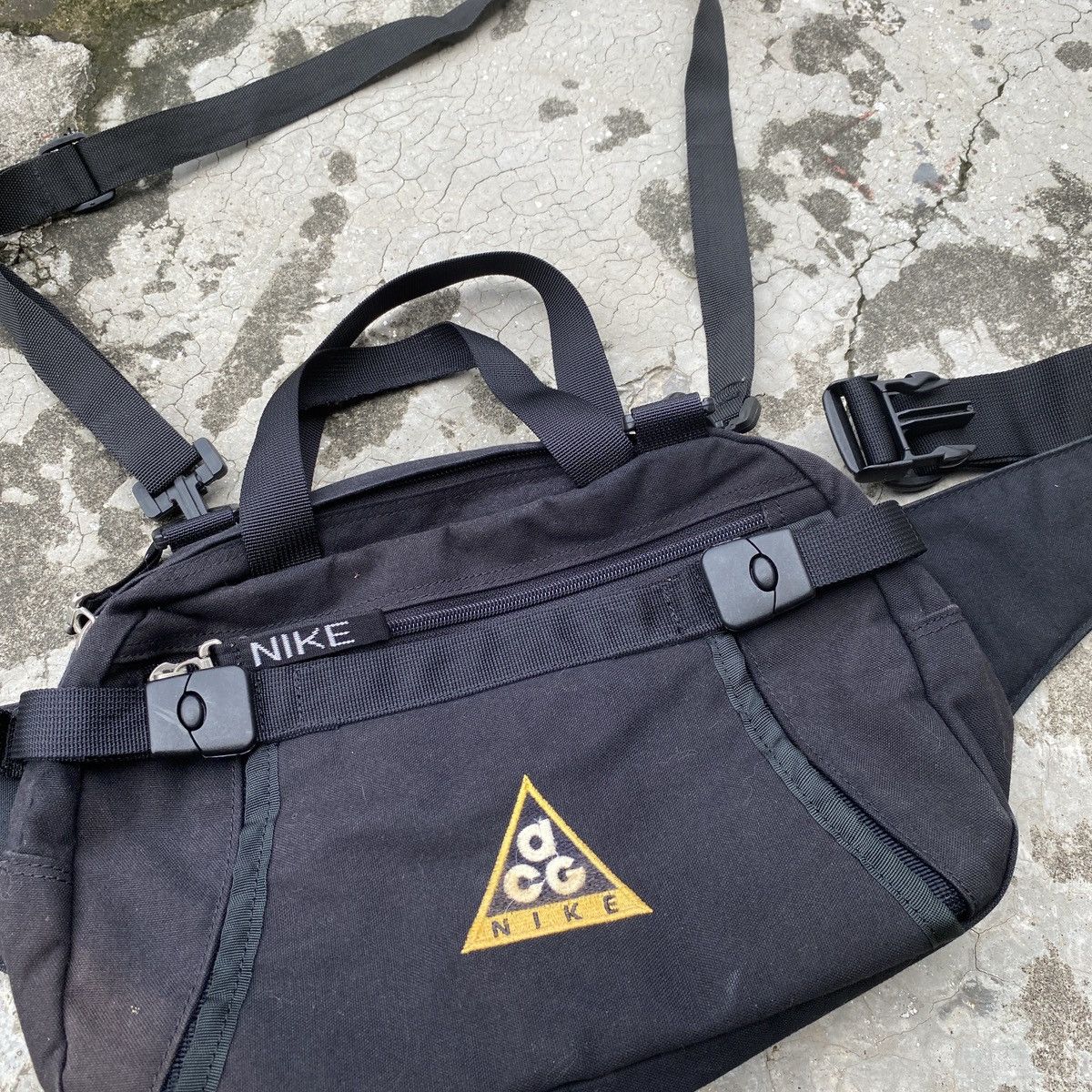 Nike ACG × Vintage Nike ACG Waist/Body Bag | Grailed Nike ACG × Vintage Nike ACG Waist/Body Bag | Grailed