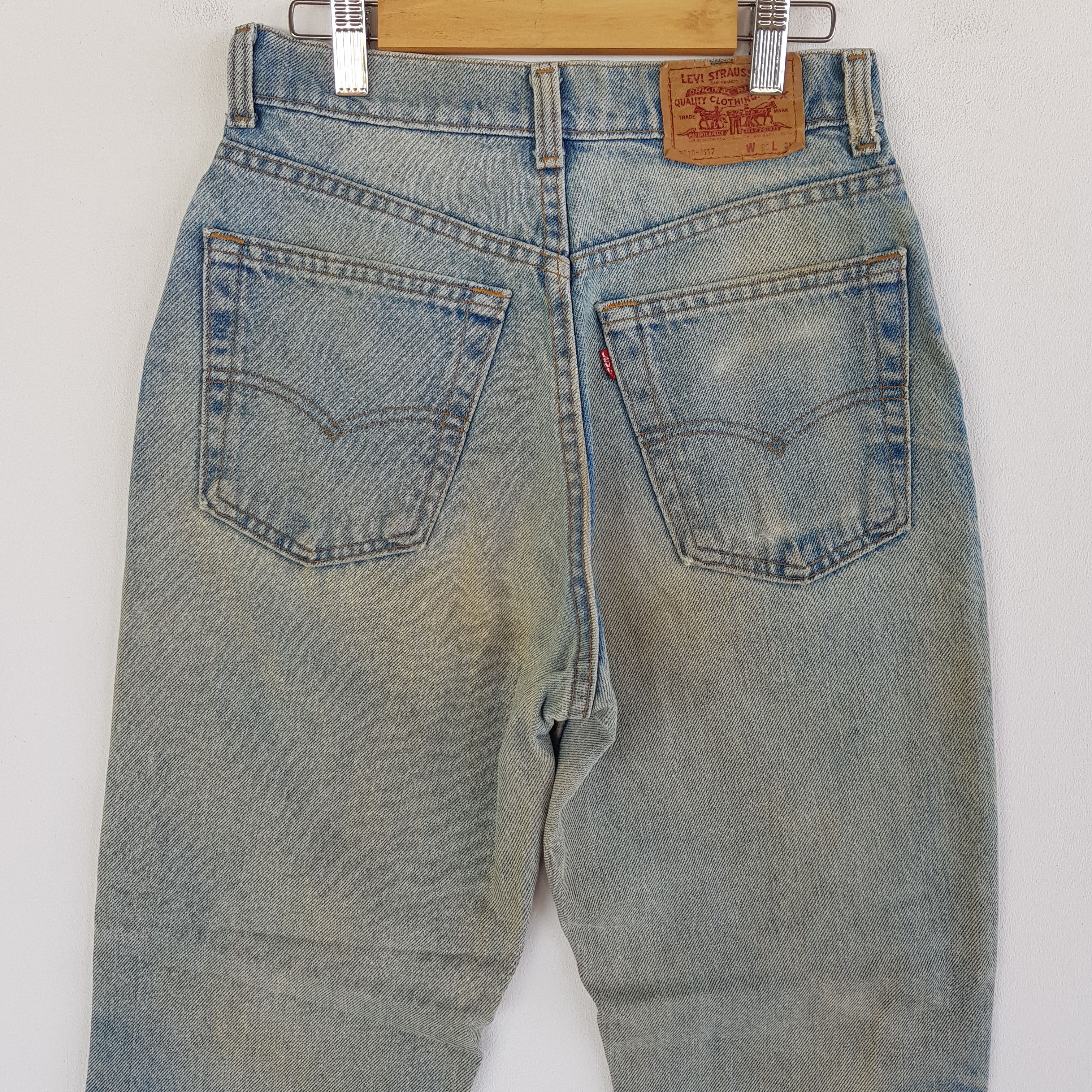 Levi's Vintage Levi's Distressed Jeans Dirty Levis Light Wash Denim Size 24" / US 00 / IT 34 - 6 Thumbnail
