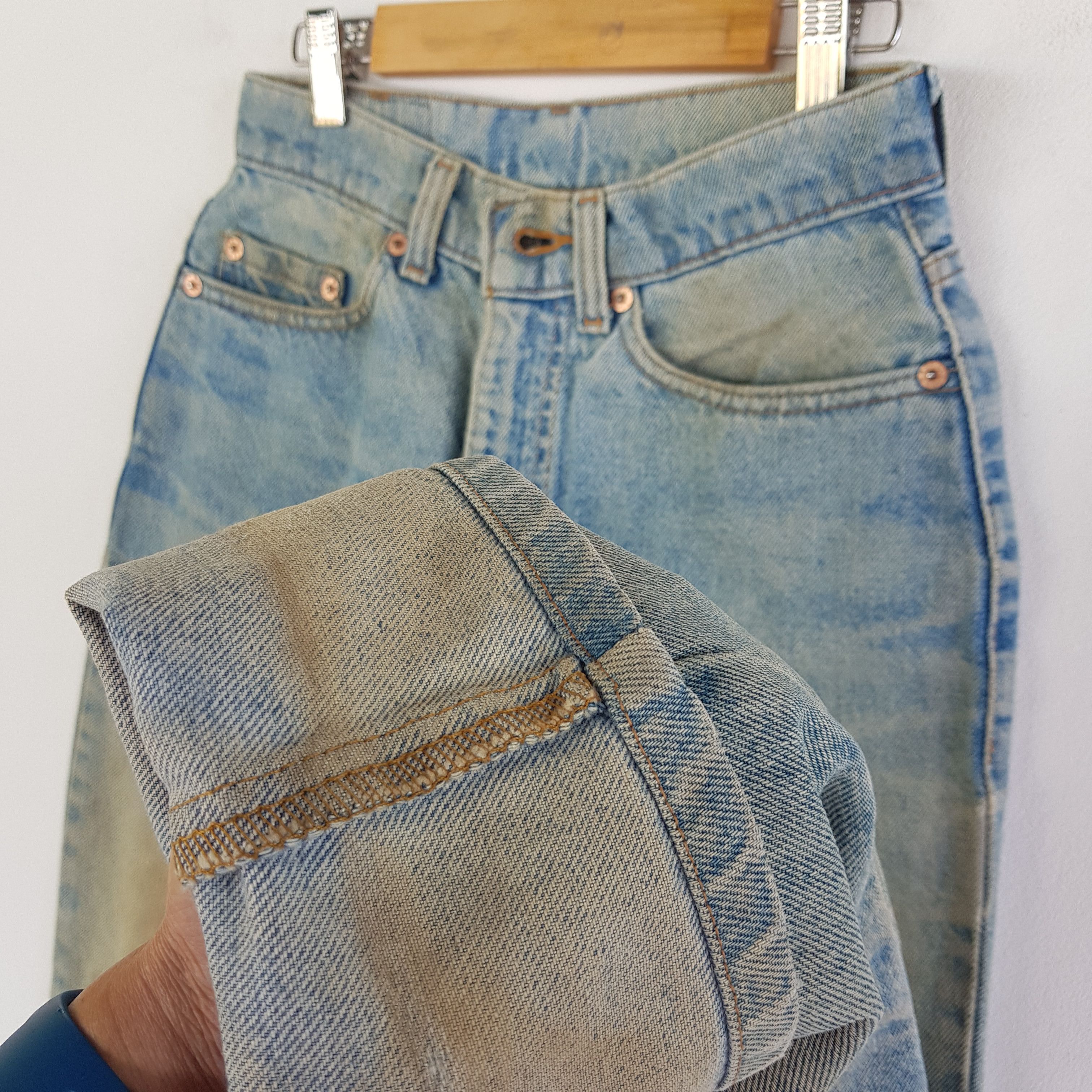 Levi's Vintage Levi's Distressed Jeans Dirty Levis Light Wash Denim Size 24" / US 00 / IT 34 - 10 Thumbnail