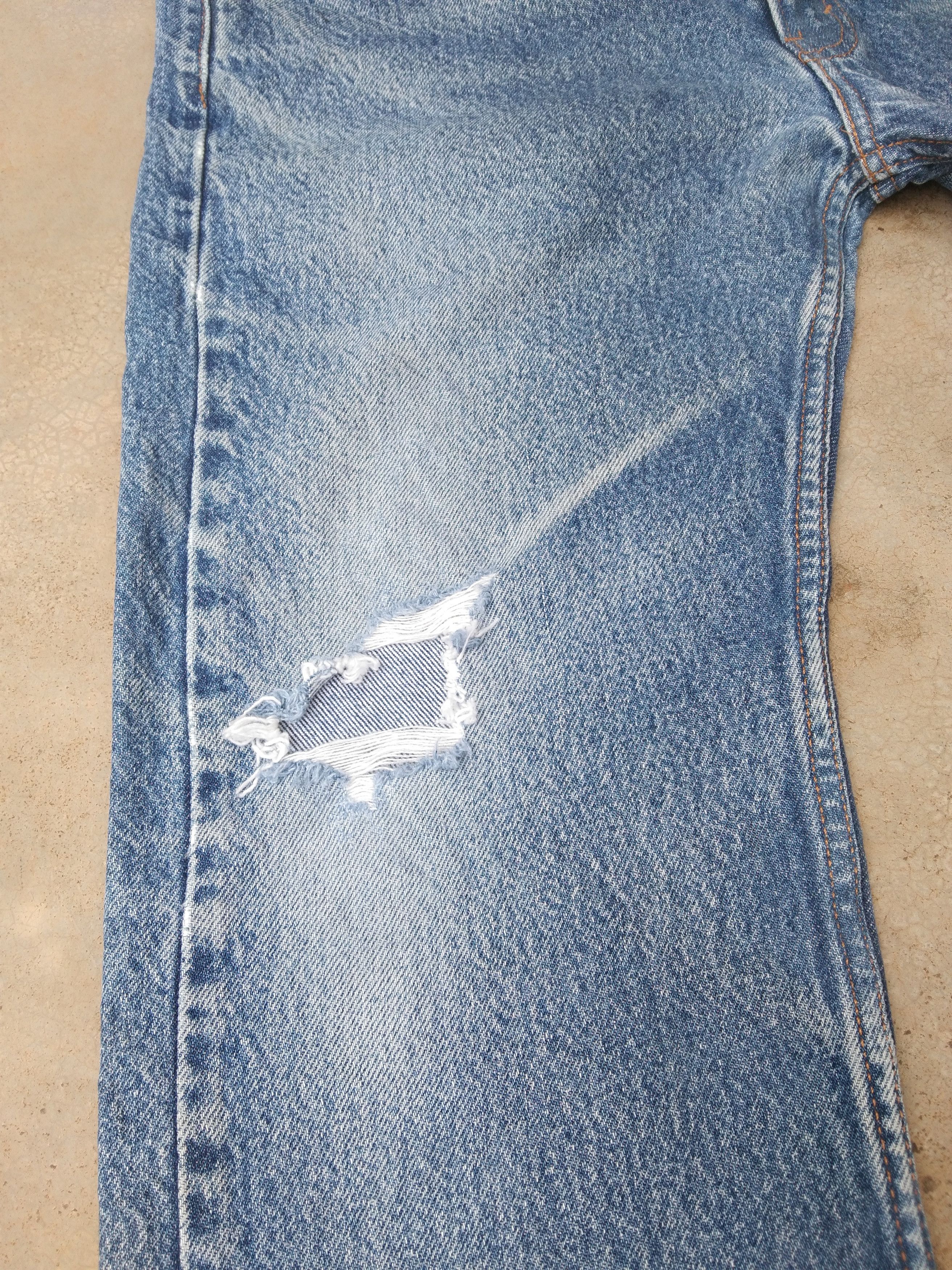 Jean × Levi's × Vintage Vintage Levis 505 Straight Leg Distressed Jeans 33x26 Size US 33 - 5 Thumbnail