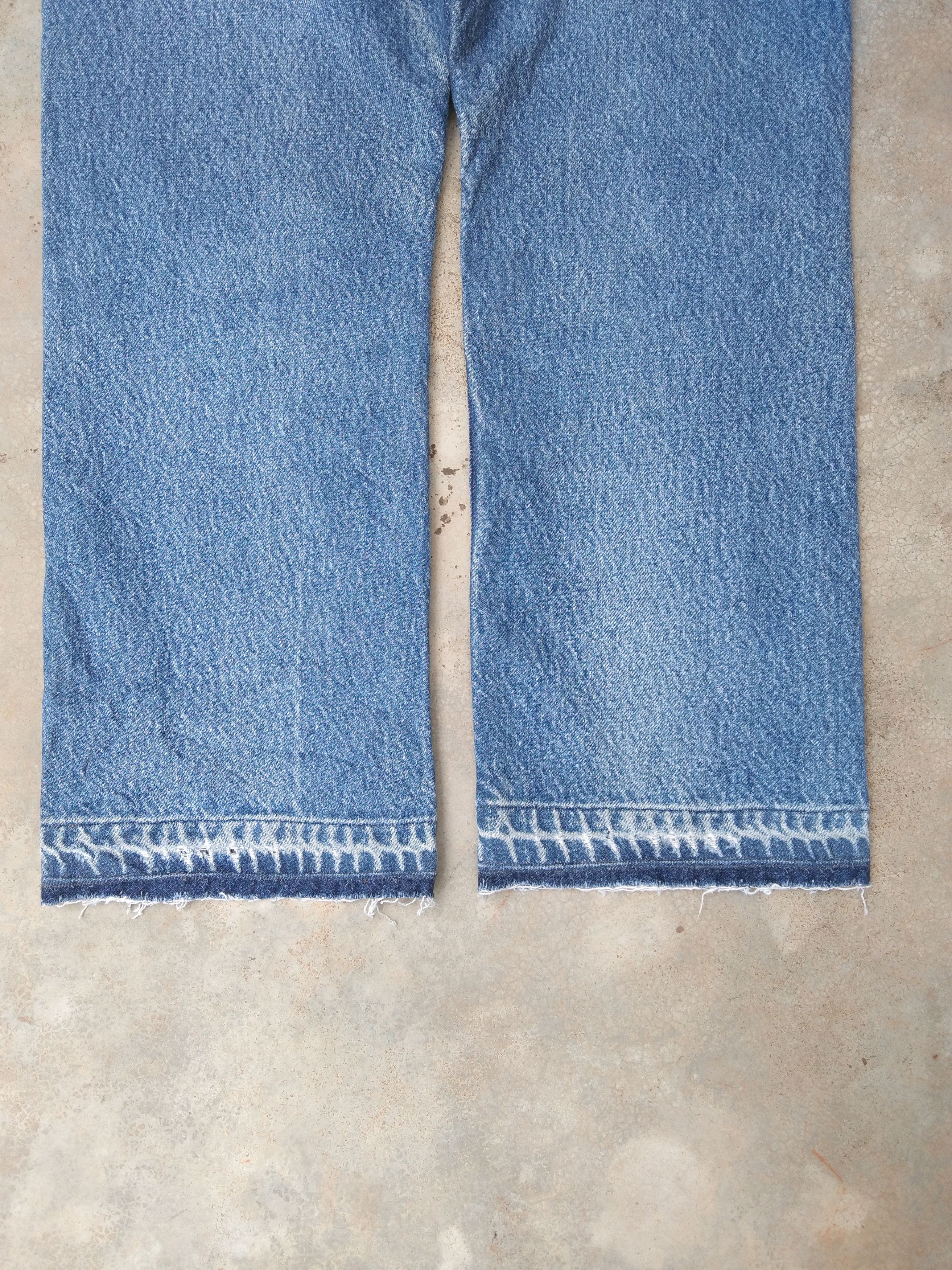 Jean × Levi's × Vintage Vintage Levis 505 Straight Leg Distressed Jeans 33x26 Size US 33 - 3 Thumbnail