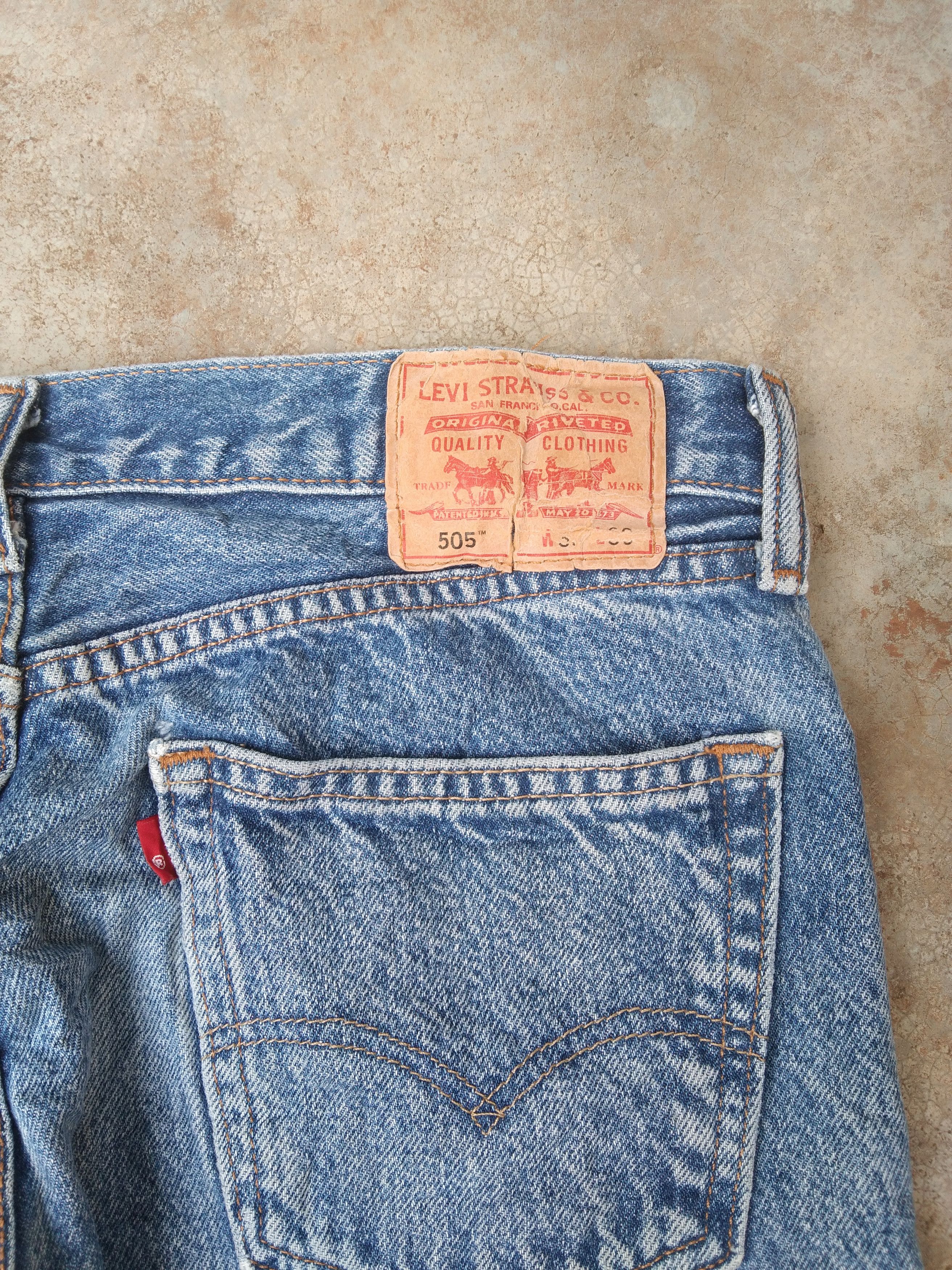 Jean × Levi's × Vintage Vintage Levis 505 Straight Leg Distressed Jeans 33x26 Size US 33 - 4 Thumbnail