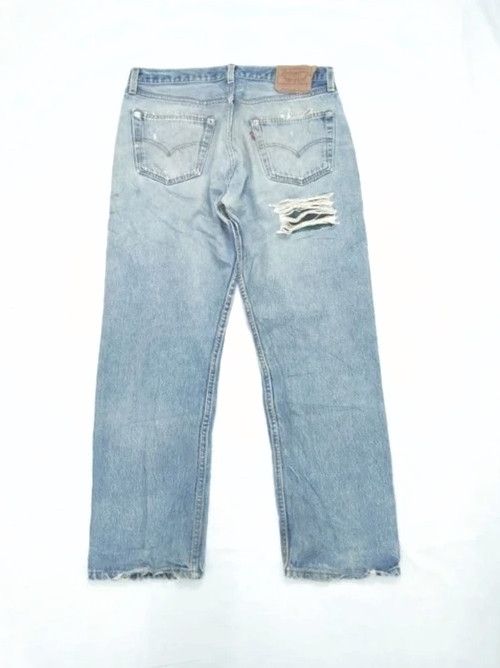 Levi's 90s Vintage Levi's 501 xx Made In USA Distressed Jeans 34x30 Size US 34 / EU 50 - 2 Thumbnail