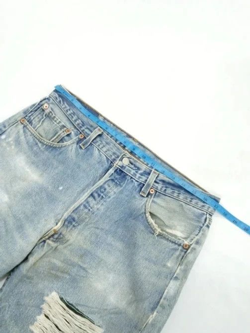 Levi's 90s Vintage Levi's 501 xx Made In USA Distressed Jeans 34x30 Size US 34 / EU 50 - 13 Thumbnail