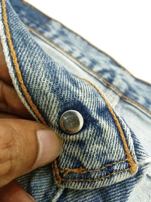 Levi's 90s Vintage Levi's 501 xx Made In USA Distressed Jeans 34x30 Size US 34 / EU 50 - 14 Thumbnail