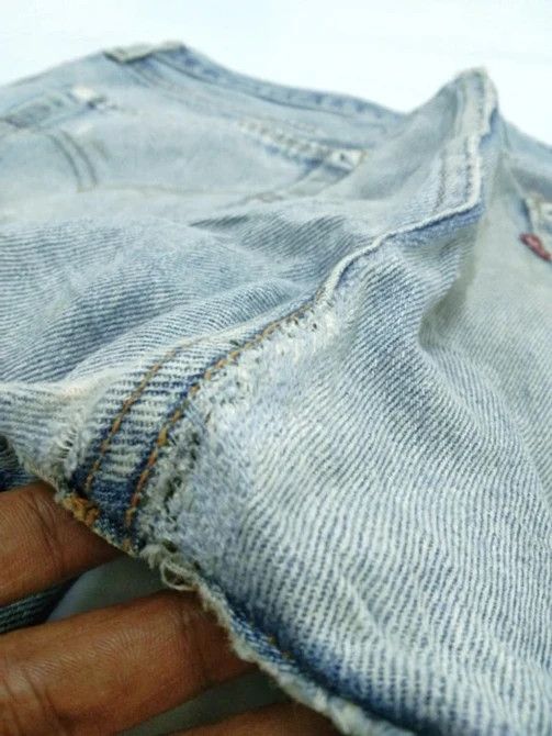 Levi's 90s Vintage Levi's 501 xx Made In USA Distressed Jeans 34x30 Size US 34 / EU 50 - 5 Thumbnail