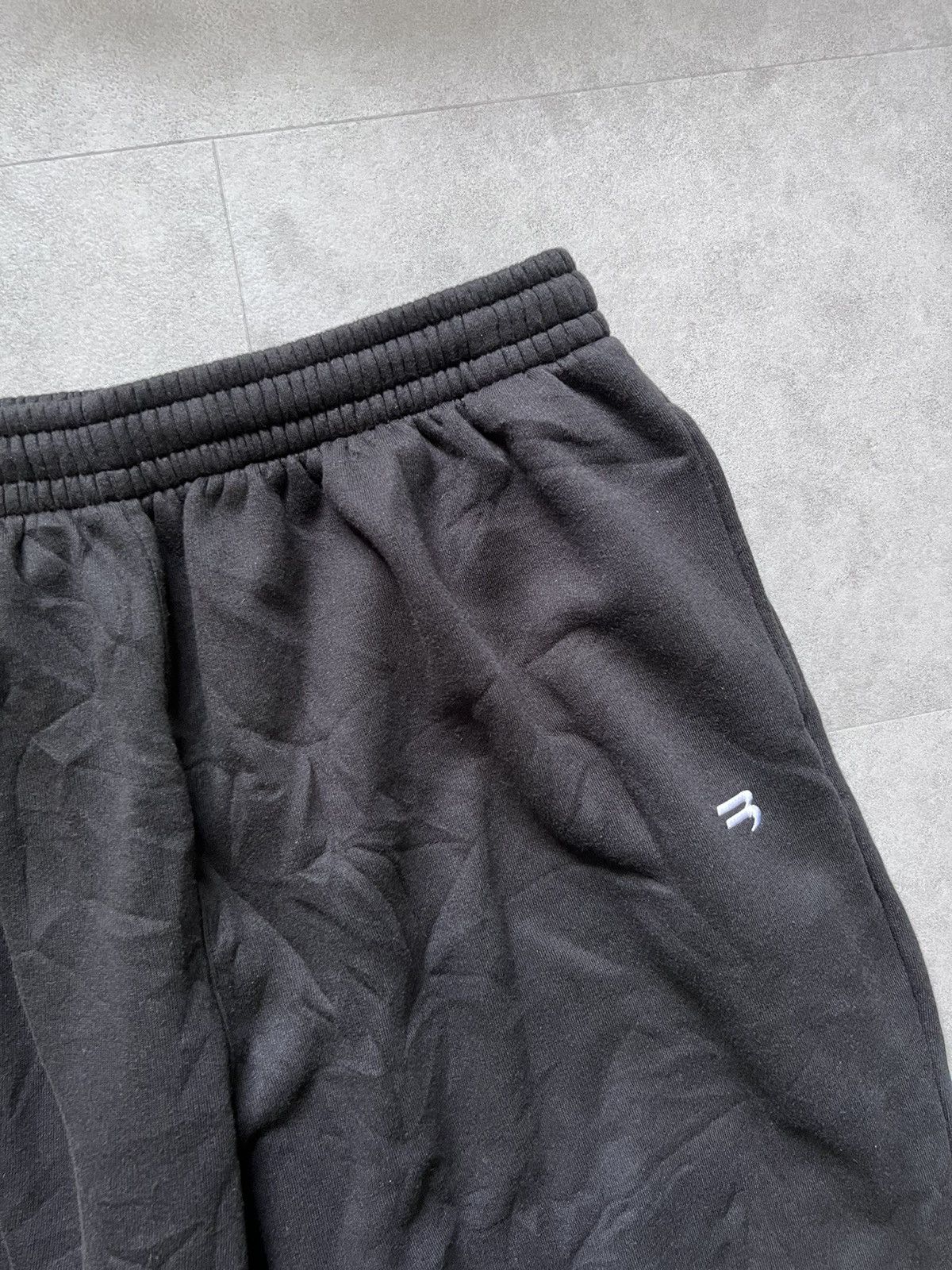 Balenciaga Summer 21 Wrinkled Effect Sporty B Sweatpants (M) Size US 30 / EU 46 - 2 Thumbnail