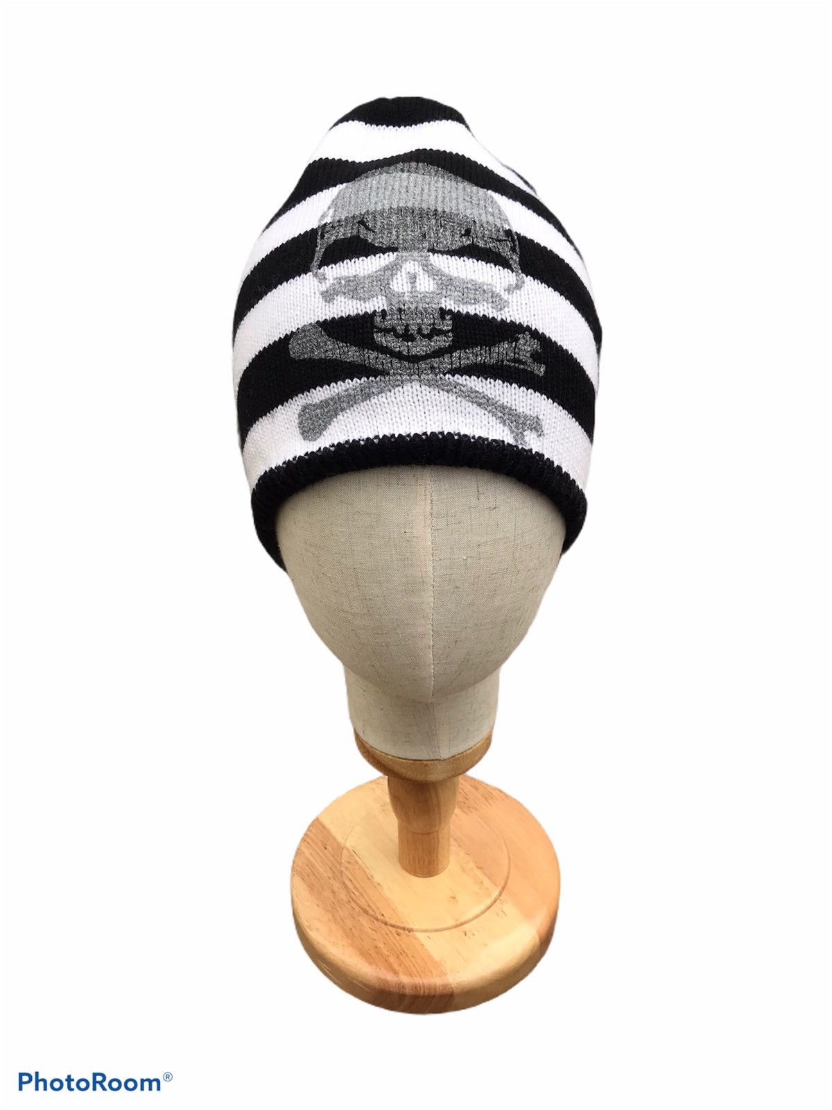Designer vtg skulls/crossbones prison jail striped reversible beanie Size ONE SIZE - 1 Thumbnail